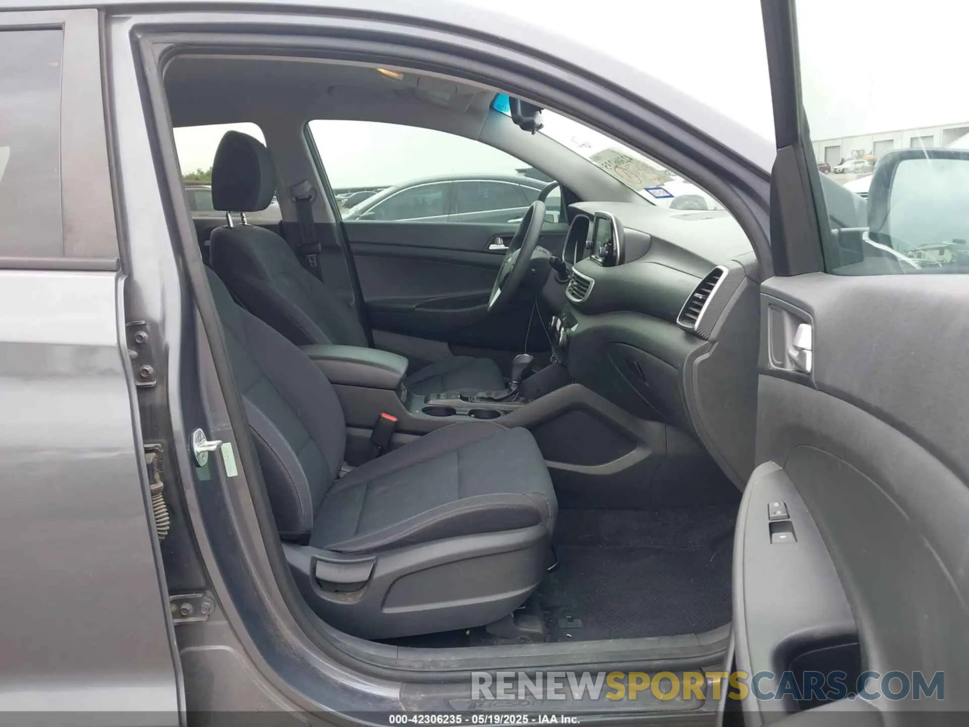 5 Photograph of a damaged car KM8J33A44KU978359 HYUNDAI TUCSON 2019