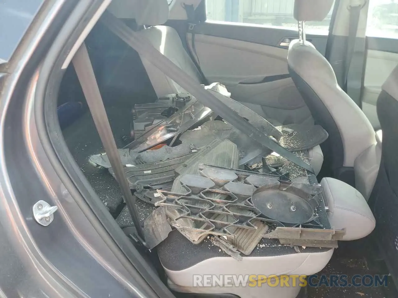 10 Photograph of a damaged car KM8J33A45KU065433 HYUNDAI TUCSON 2019