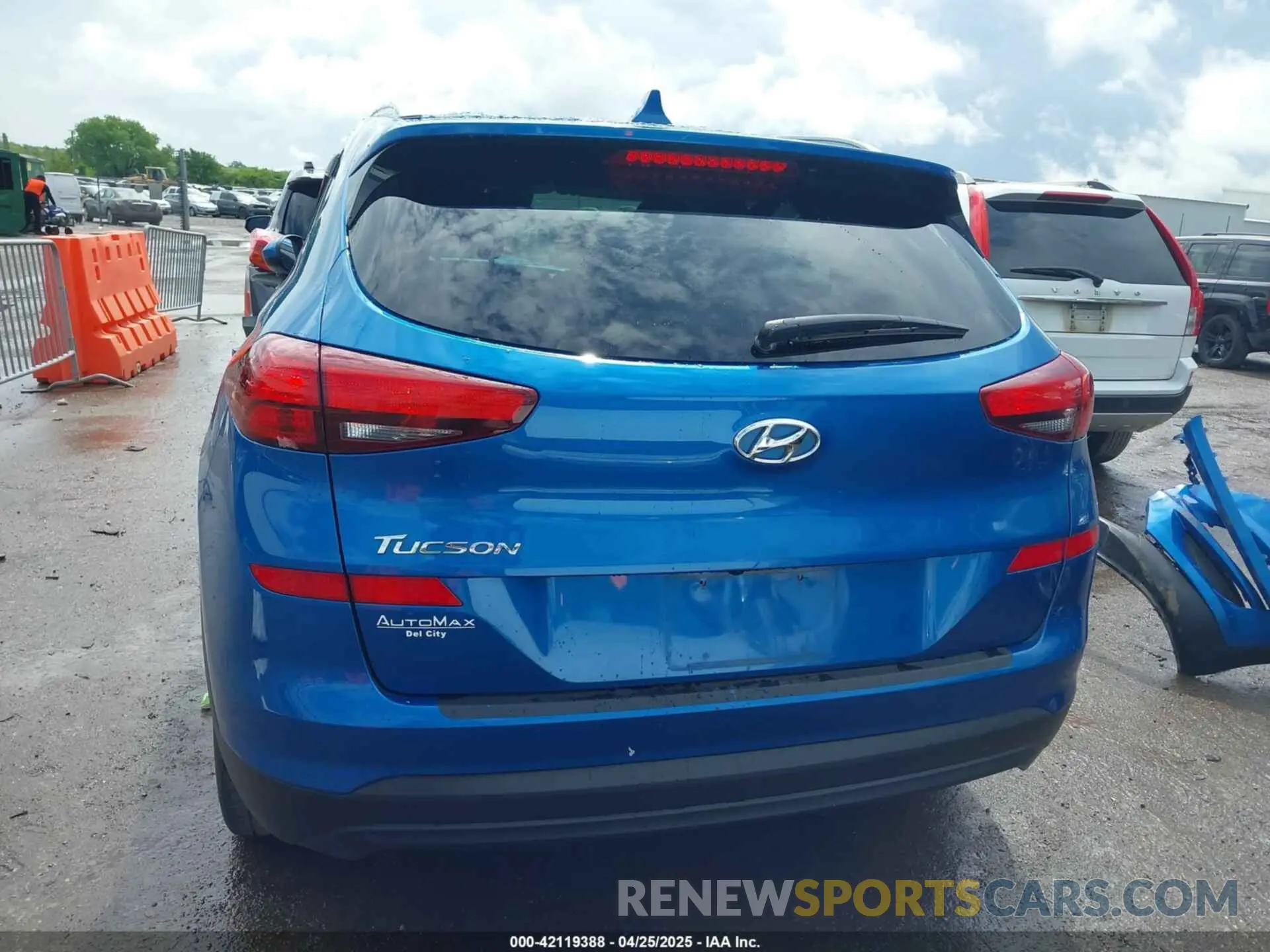 17 Photograph of a damaged car KM8J33A46KU025569 HYUNDAI TUCSON 2019
