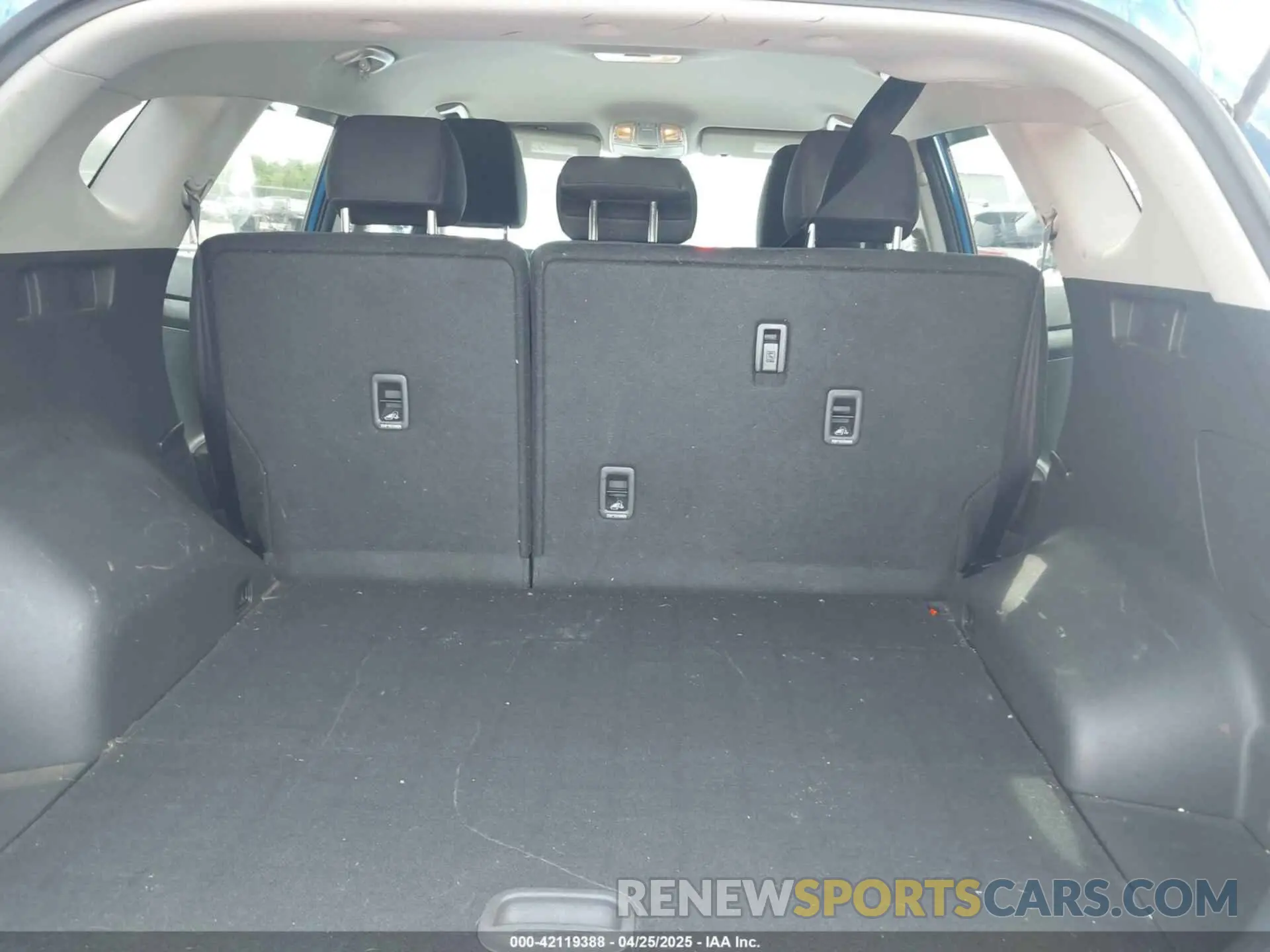 18 Photograph of a damaged car KM8J33A46KU025569 HYUNDAI TUCSON 2019