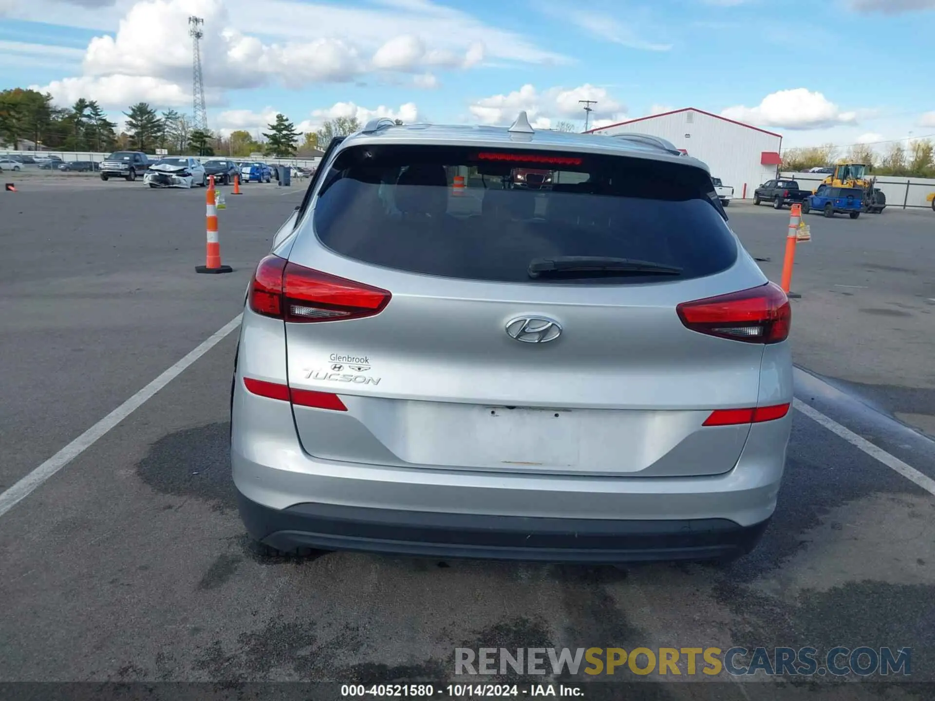 17 Photograph of a damaged car KM8J33A49KU998607 HYUNDAI TUCSON 2019