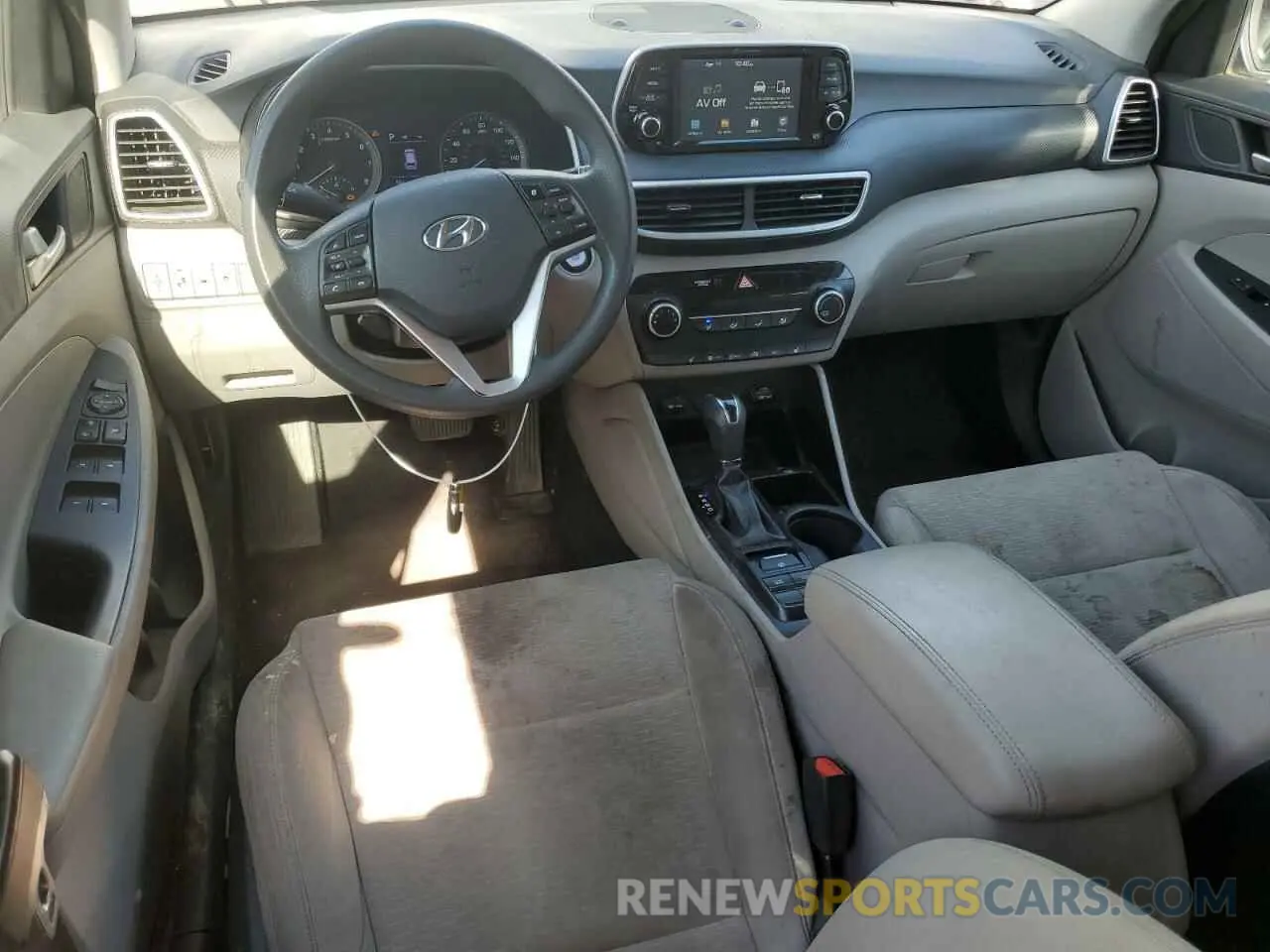 8 Photograph of a damaged car KM8J33A4XKU956155 HYUNDAI TUCSON 2019