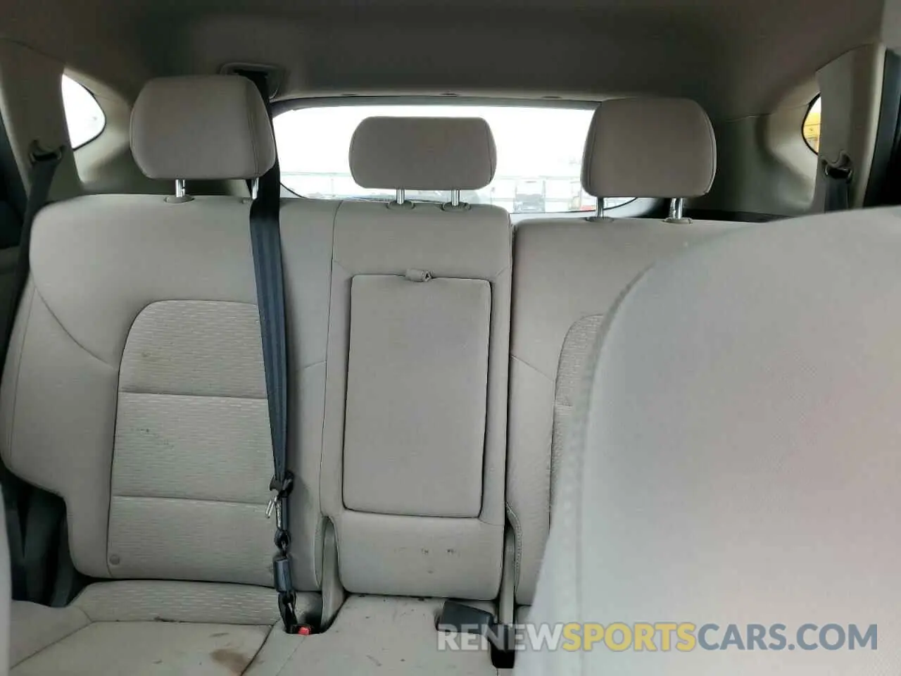 10 Photograph of a damaged car KM8J33AL0KU050149 HYUNDAI TUCSON 2019