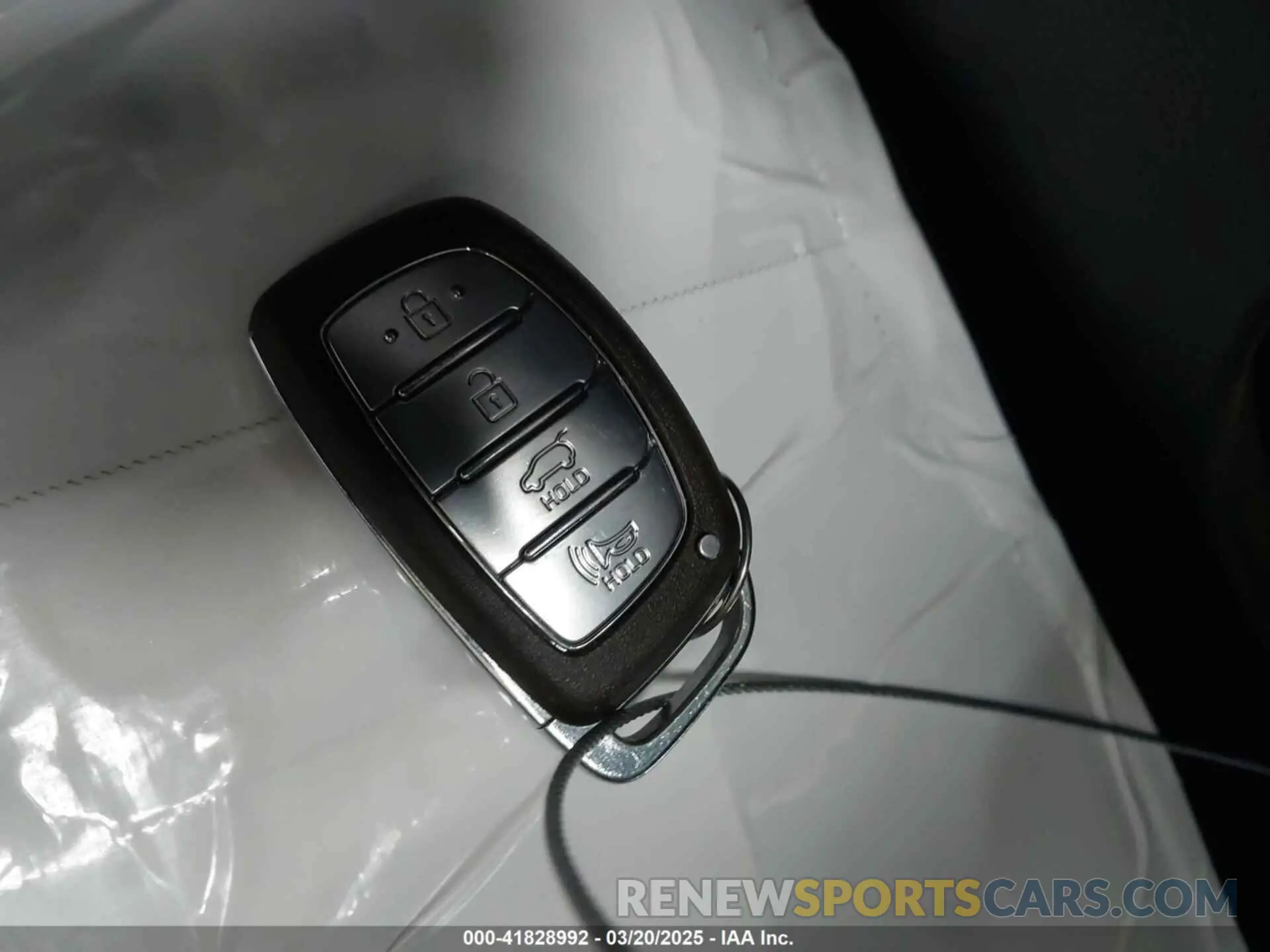 11 Photograph of a damaged car KM8J33AL0KU973425 HYUNDAI TUCSON 2019