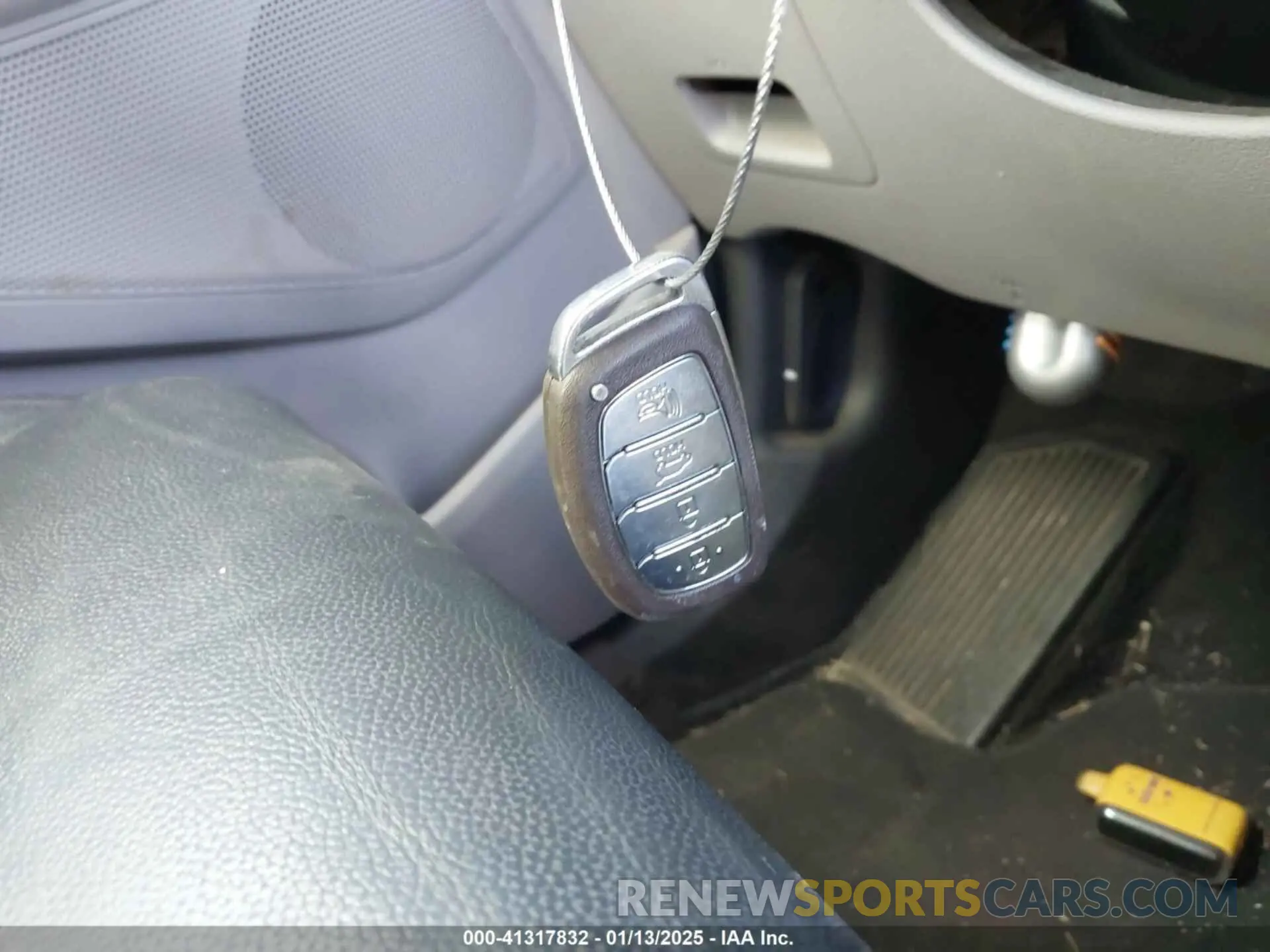 11 Photograph of a damaged car KM8J33AL1KU838499 HYUNDAI TUCSON 2019