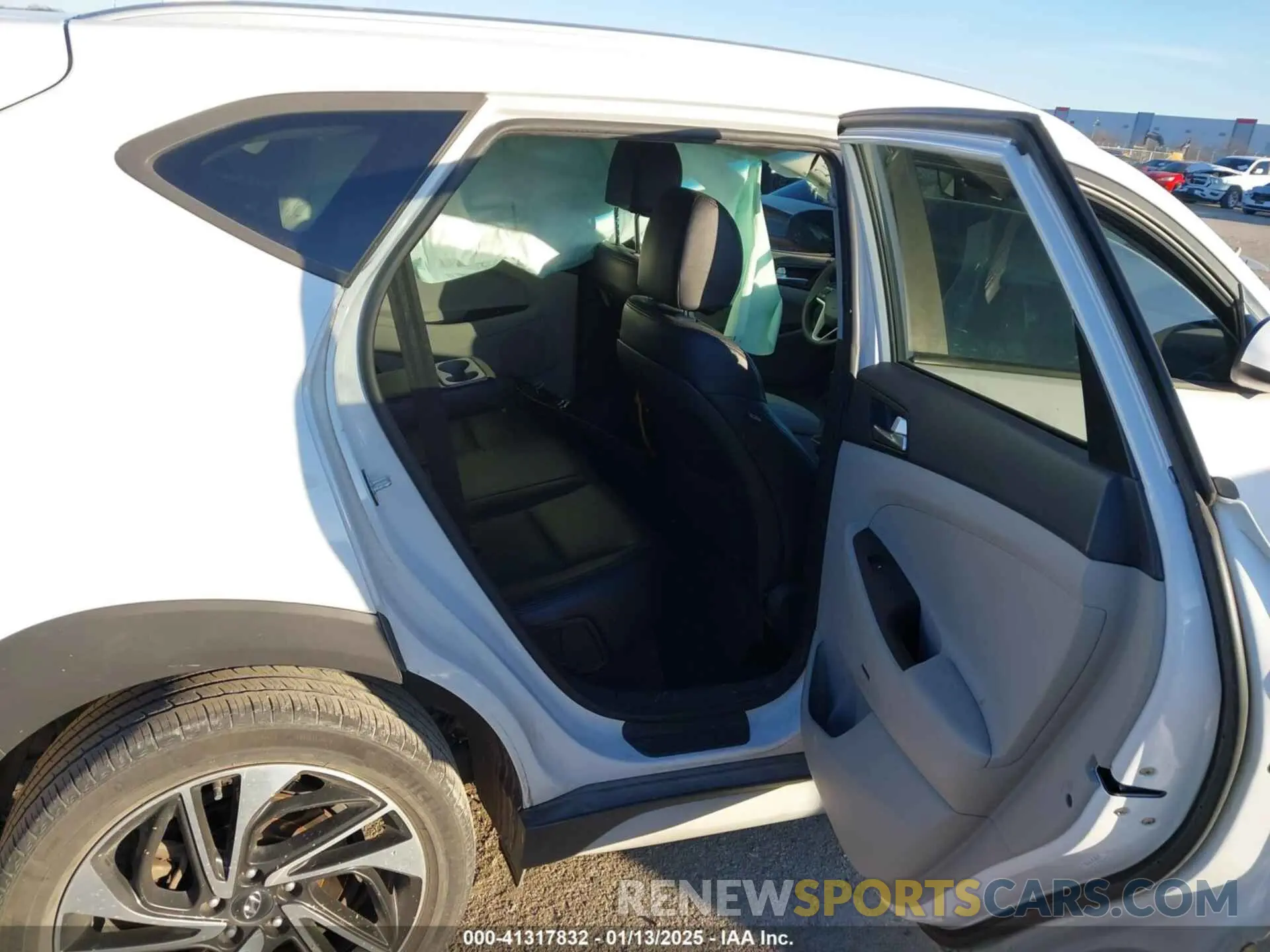8 Photograph of a damaged car KM8J33AL1KU838499 HYUNDAI TUCSON 2019