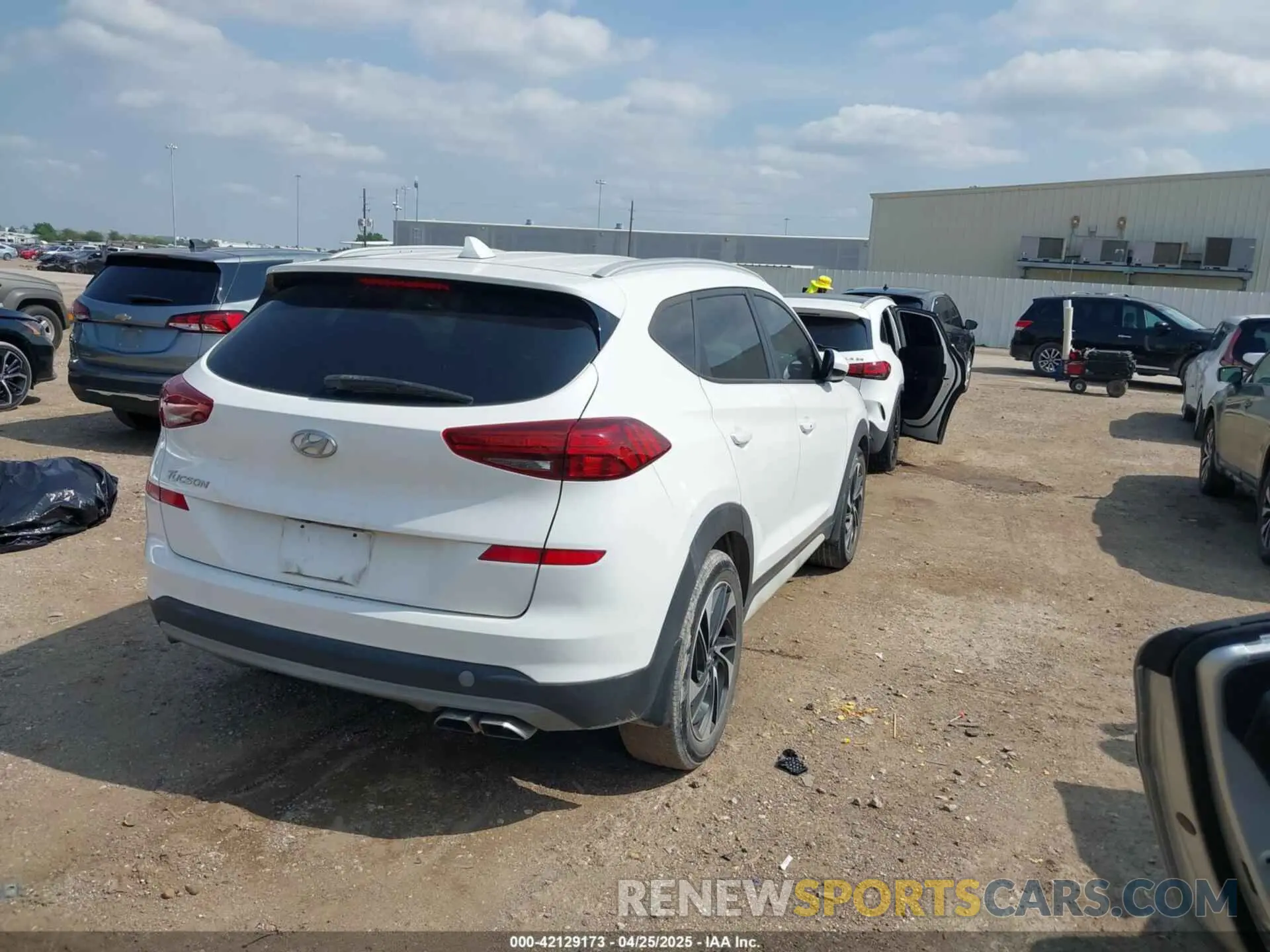 4 Photograph of a damaged car KM8J33AL1KU861698 HYUNDAI TUCSON 2019