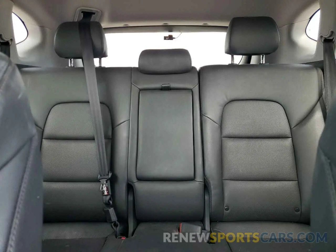 10 Photograph of a damaged car KM8J33AL1KU895611 HYUNDAI TUCSON 2019