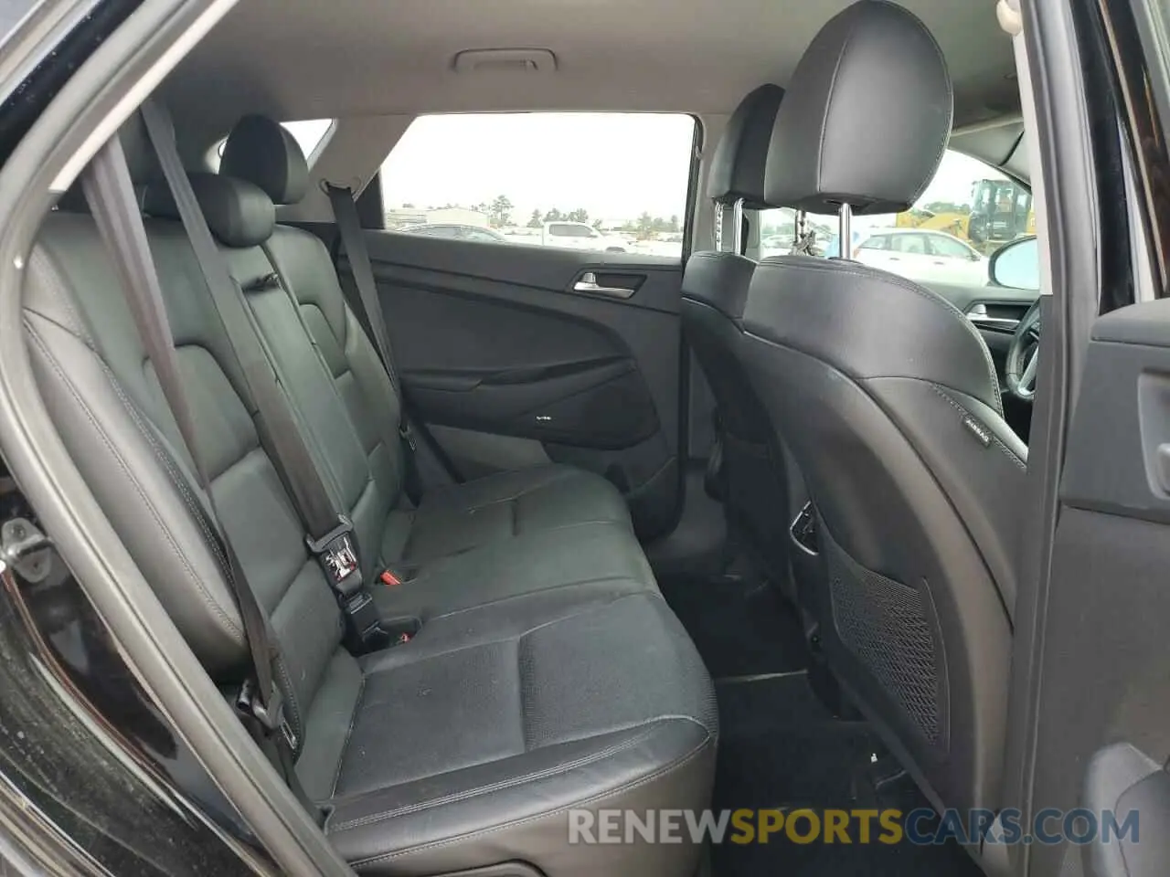 11 Photograph of a damaged car KM8J33AL1KU895611 HYUNDAI TUCSON 2019