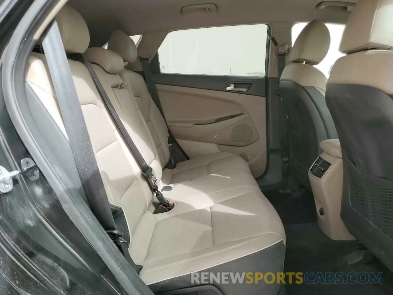 11 Photograph of a damaged car KM8J33AL2KU031330 HYUNDAI TUCSON 2019