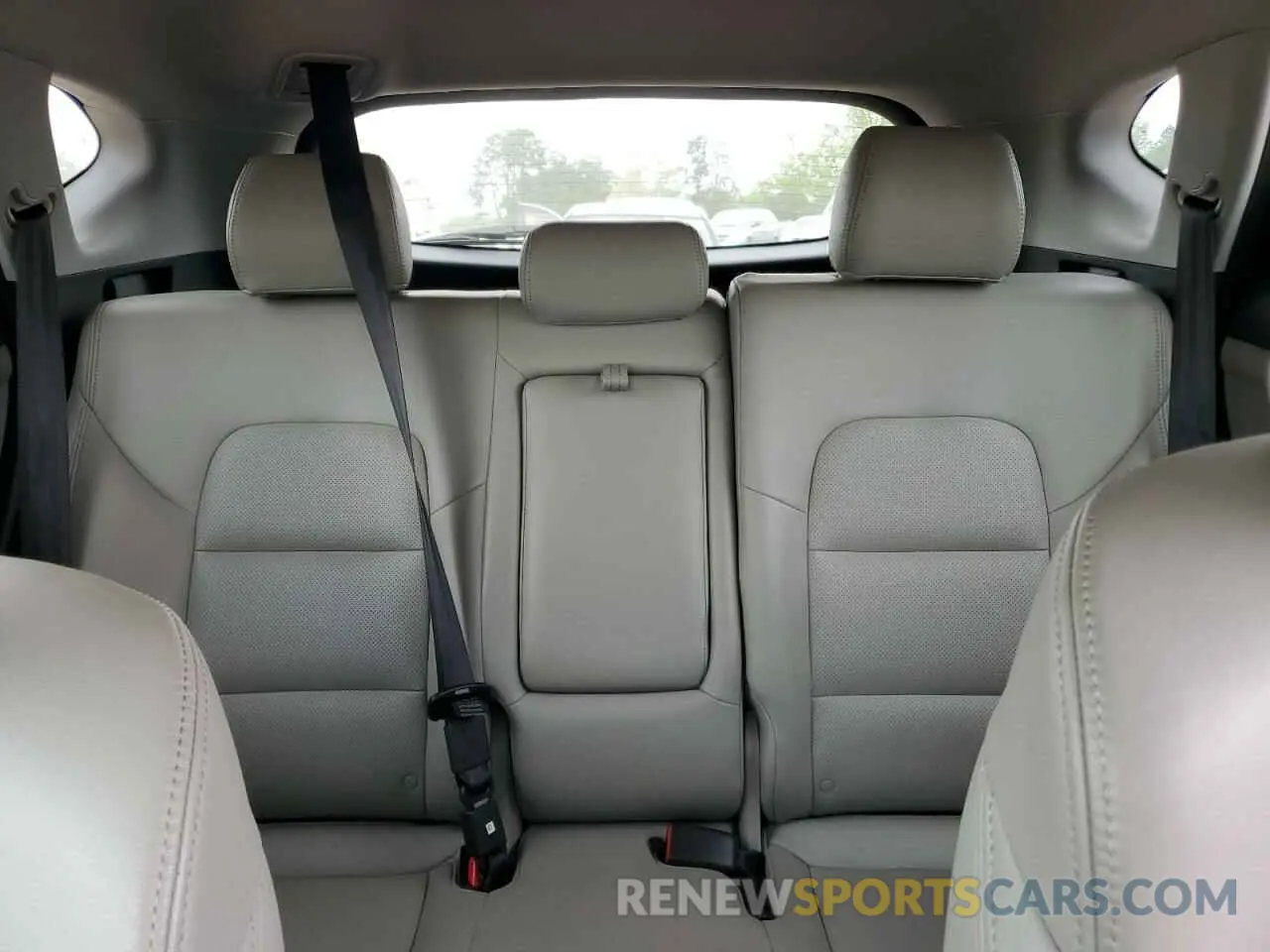 10 Photograph of a damaged car KM8J33AL2KU878218 HYUNDAI TUCSON 2019