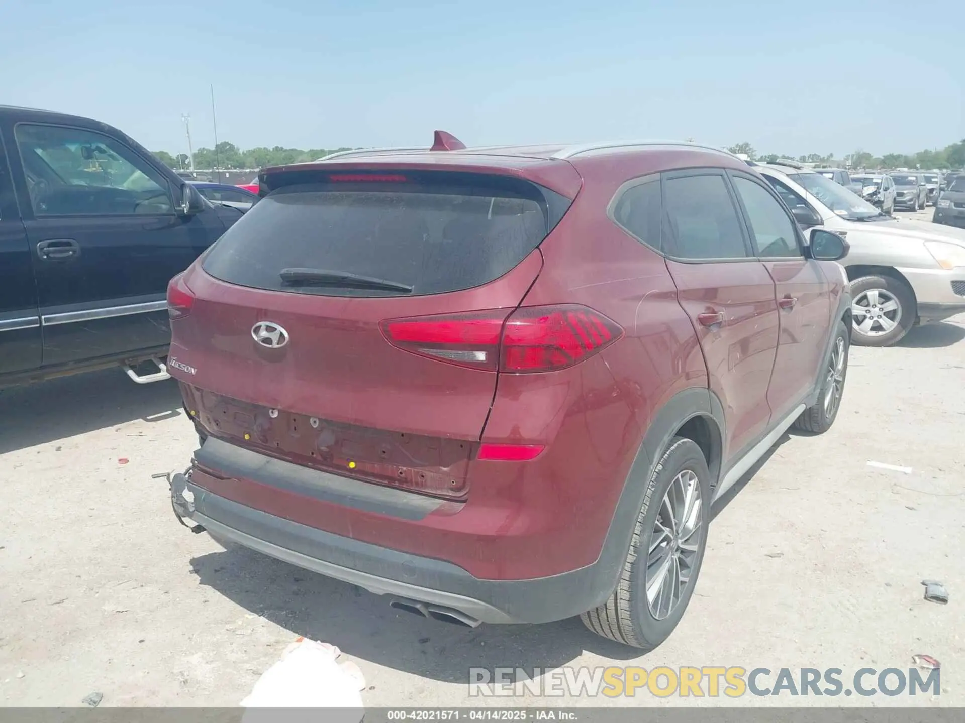4 Photograph of a damaged car KM8J33AL3KU039436 HYUNDAI TUCSON 2019