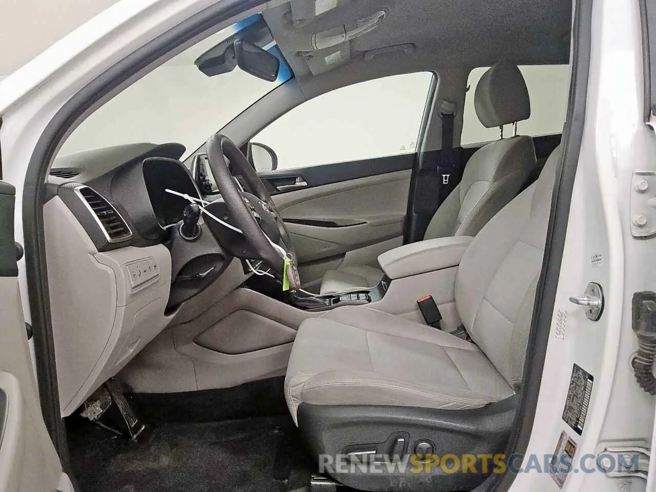 7 Photograph of a damaged car KM8J33AL3KU874095 HYUNDAI TUCSON 2019