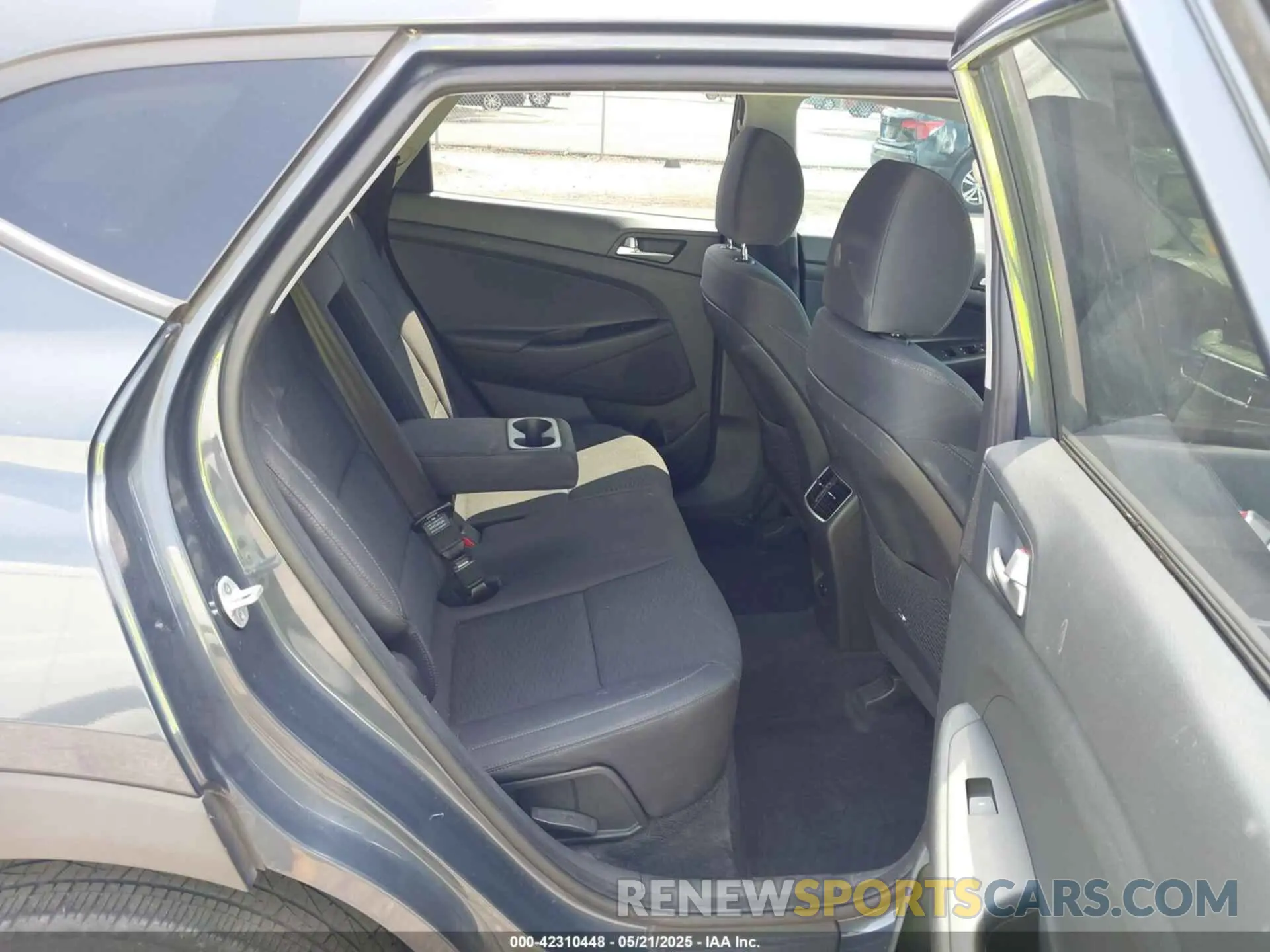 8 Photograph of a damaged car KM8J33AL3KU937888 HYUNDAI TUCSON 2019