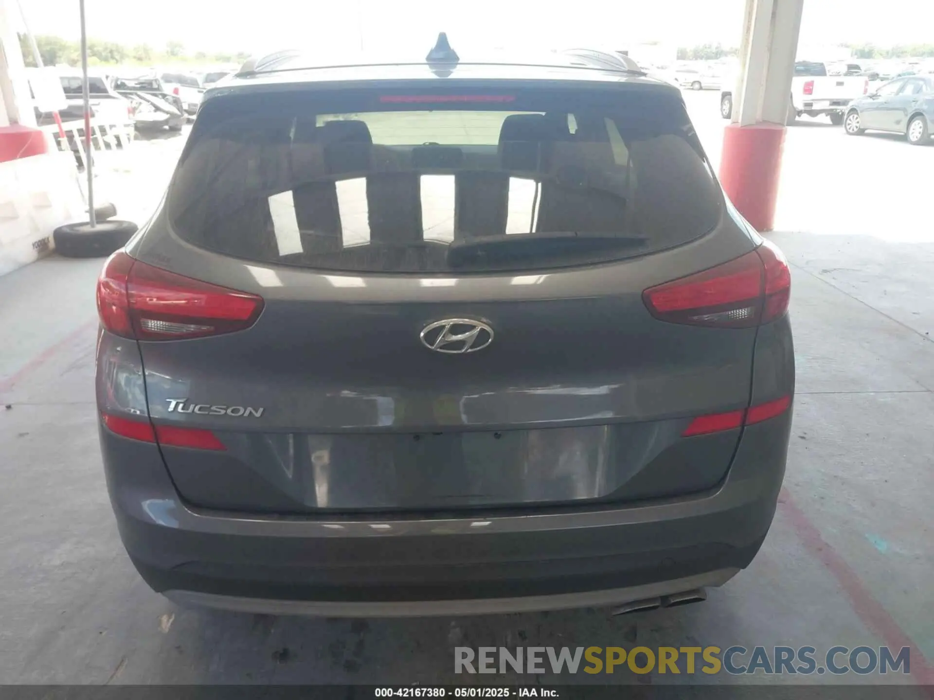 16 Photograph of a damaged car KM8J33AL4KU875529 HYUNDAI TUCSON 2019
