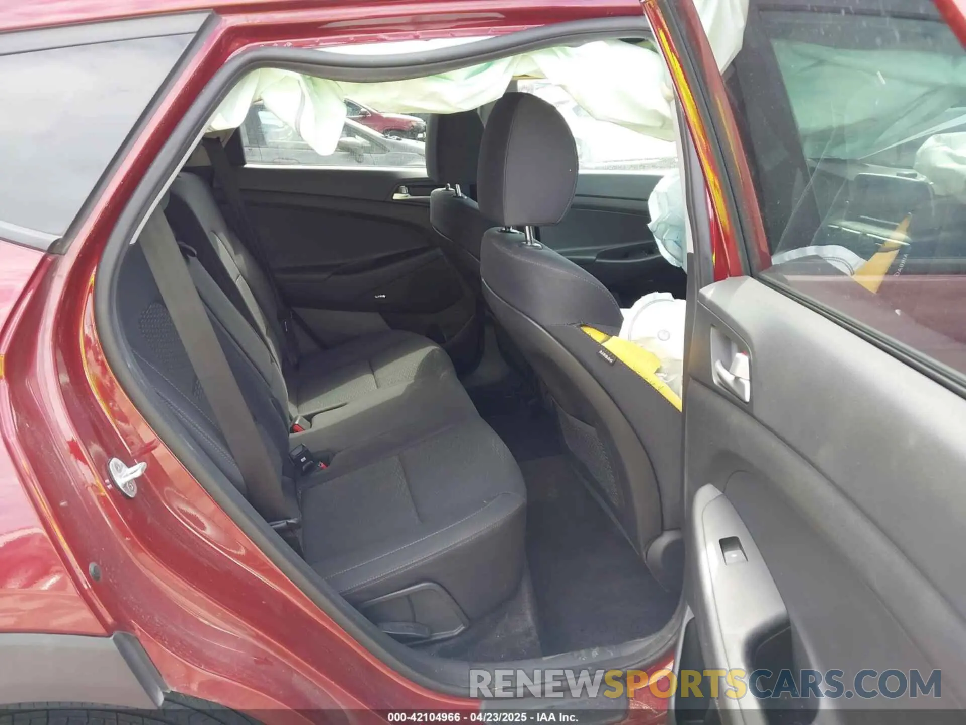 8 Photograph of a damaged car KM8J33AL4KU928830 HYUNDAI TUCSON 2019