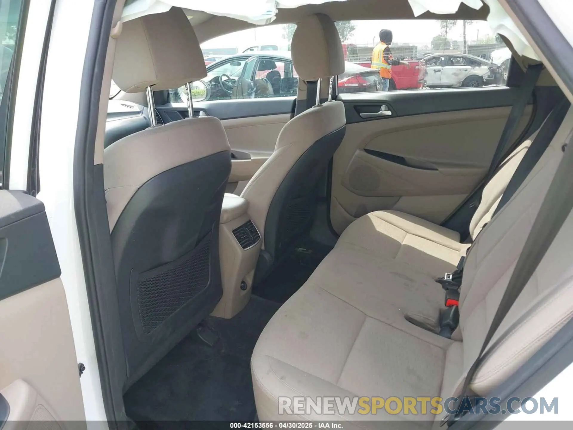 8 Photograph of a damaged car KM8J33AL5KU021603 HYUNDAI TUCSON 2019