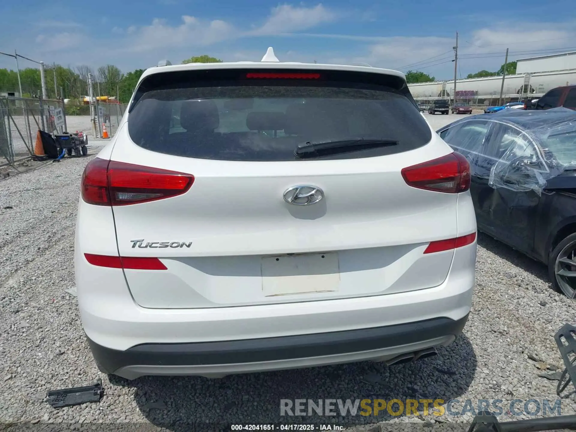16 Photograph of a damaged car KM8J33AL5KU066119 HYUNDAI TUCSON 2019