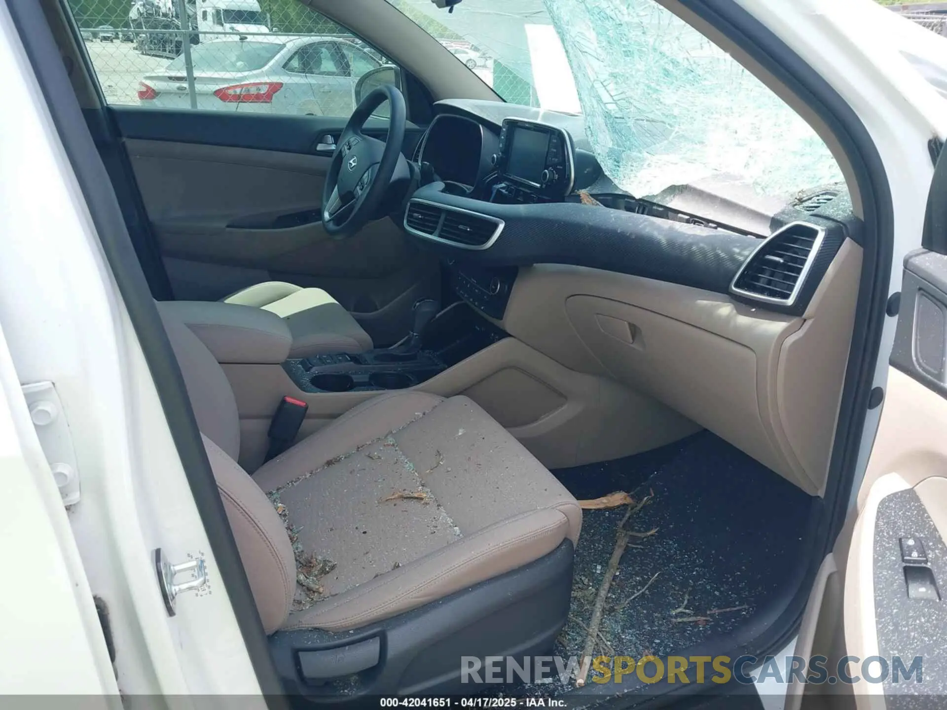 5 Photograph of a damaged car KM8J33AL5KU066119 HYUNDAI TUCSON 2019