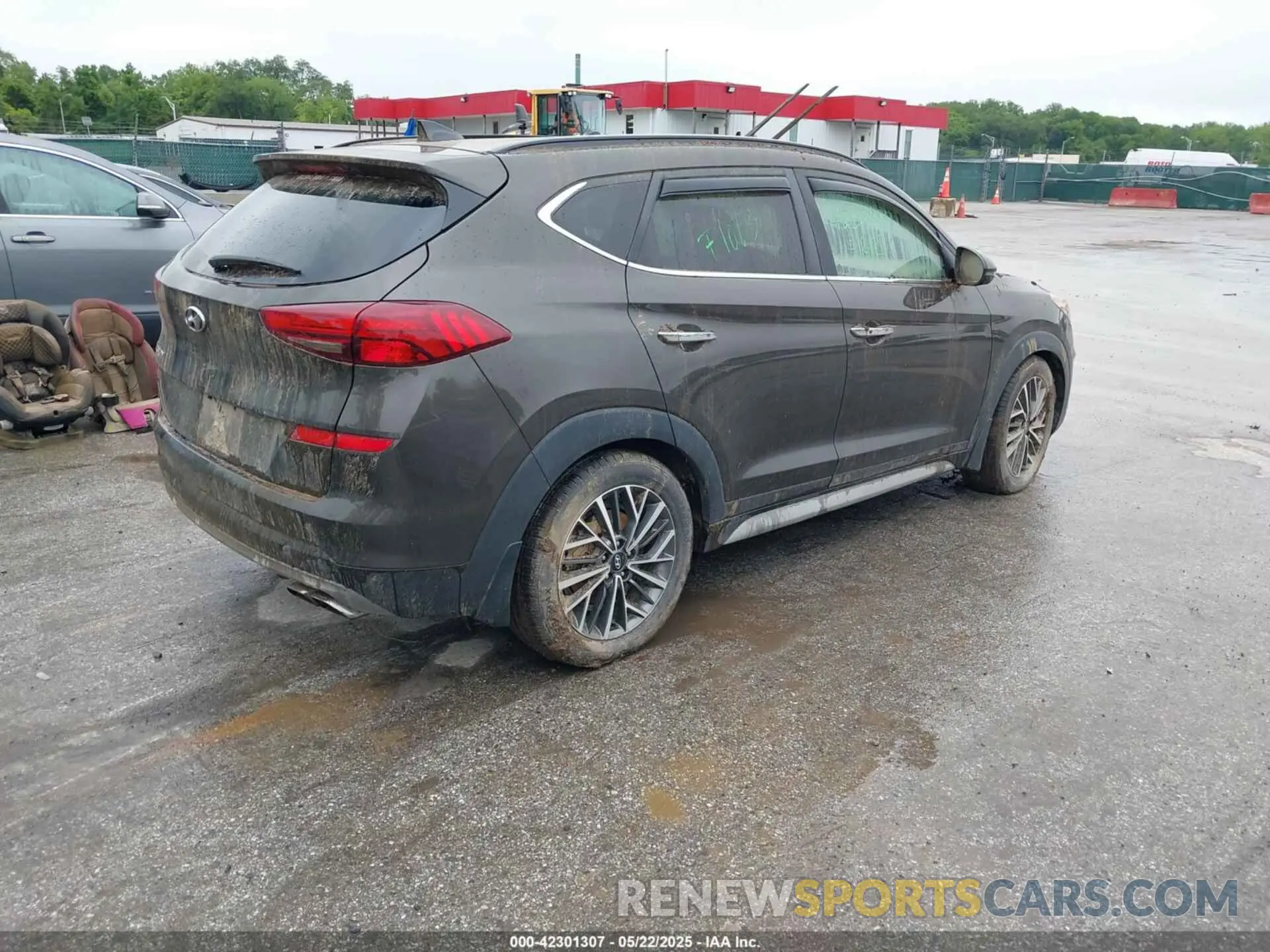 4 Photograph of a damaged car KM8J33AL5KU904519 HYUNDAI TUCSON 2019