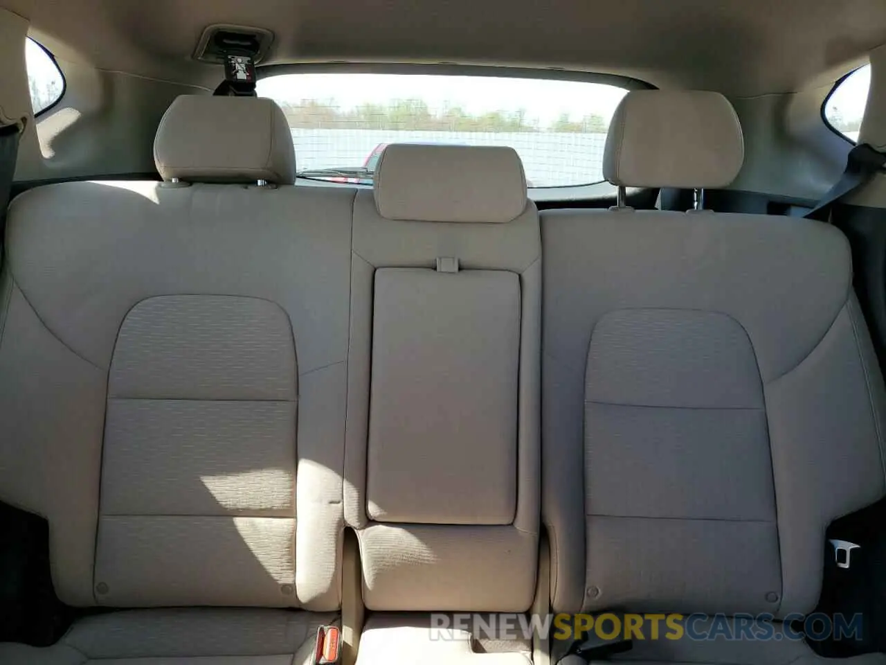 10 Photograph of a damaged car KM8J33AL5KU998417 HYUNDAI TUCSON 2019