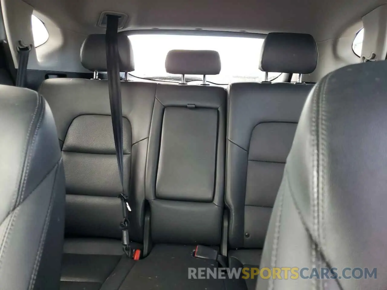 10 Photograph of a damaged car KM8J33AL6KU041875 HYUNDAI TUCSON 2019