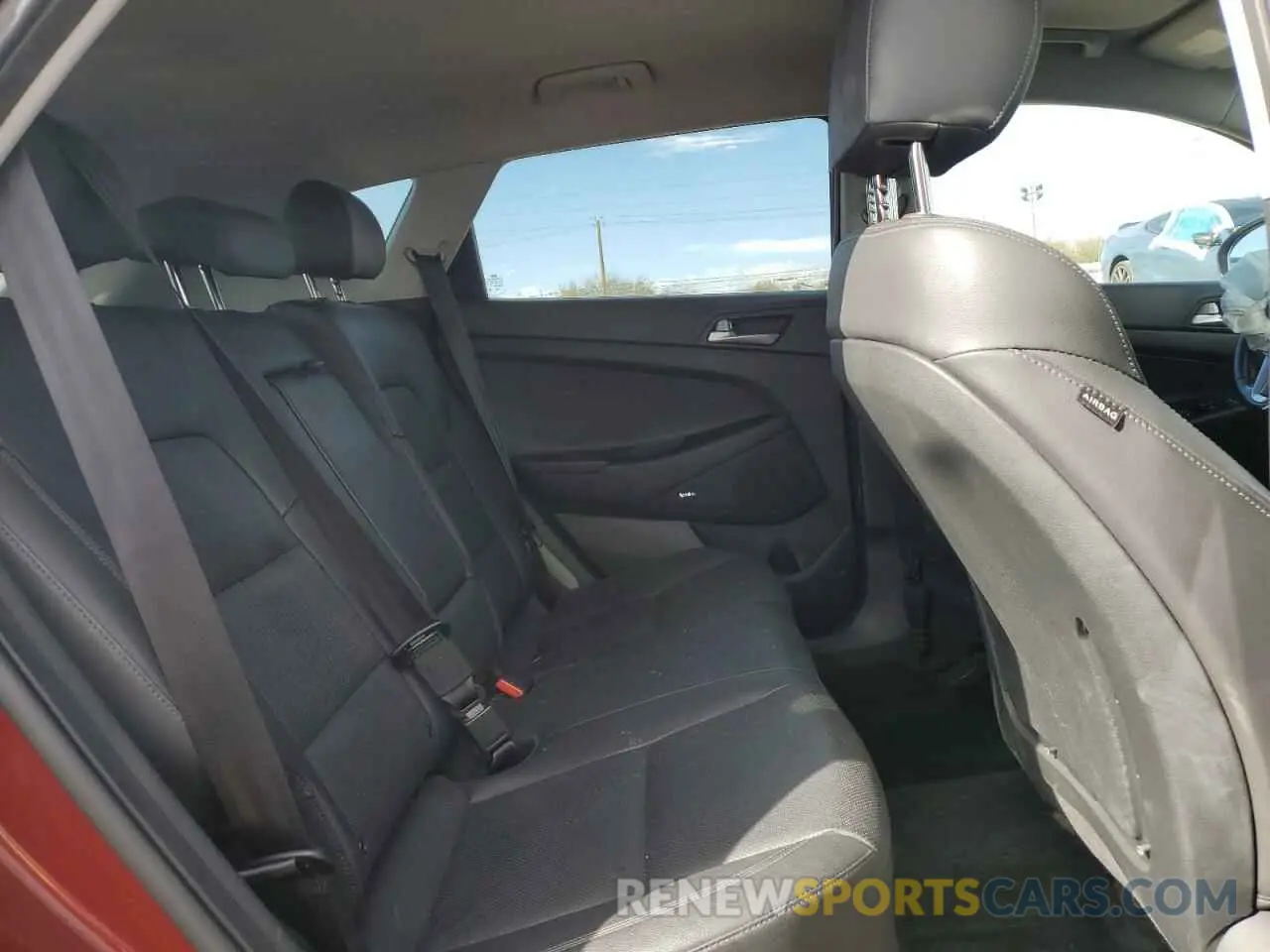 11 Photograph of a damaged car KM8J33AL6KU041875 HYUNDAI TUCSON 2019
