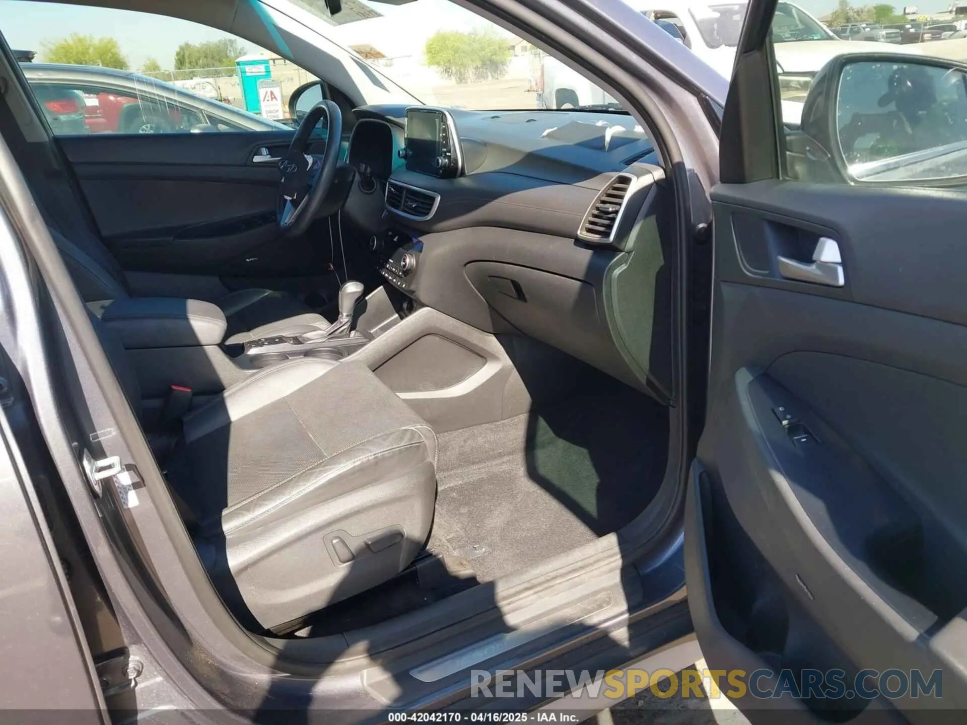 5 Photograph of a damaged car KM8J33AL6KU057820 HYUNDAI TUCSON 2019