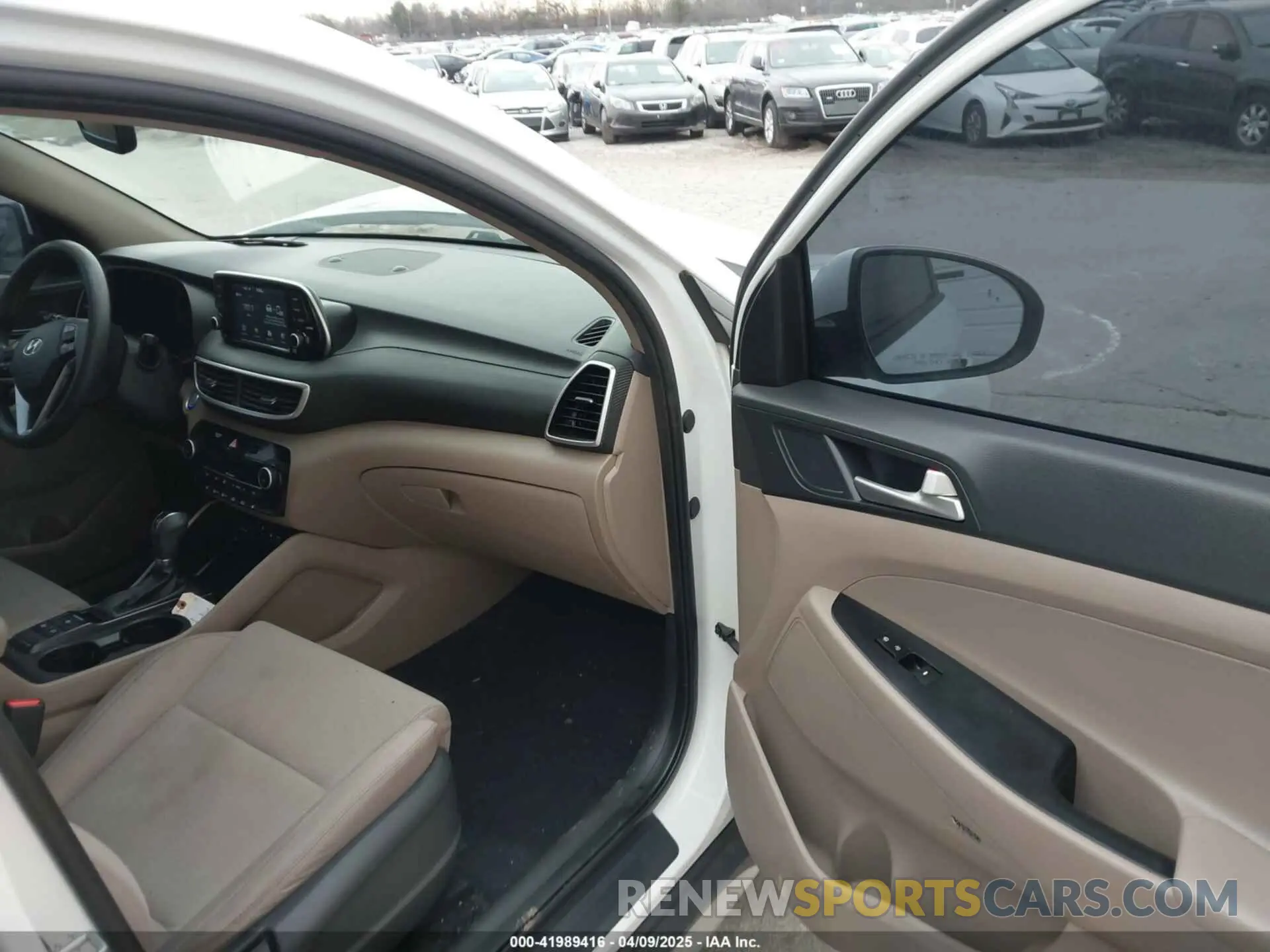 5 Photograph of a damaged car KM8J33AL6KU838403 HYUNDAI TUCSON 2019