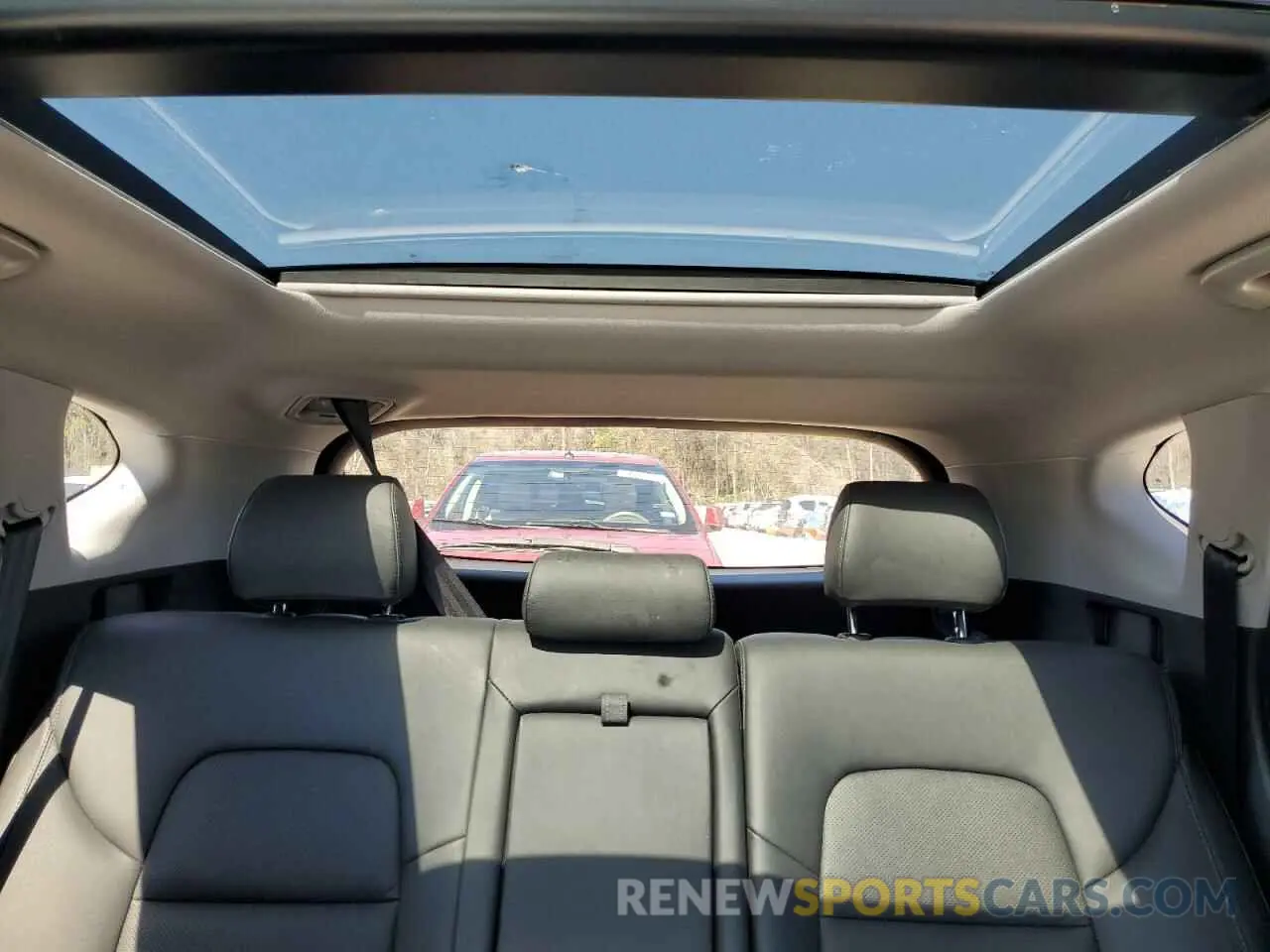 10 Photograph of a damaged car KM8J33AL6KU959349 HYUNDAI TUCSON 2019