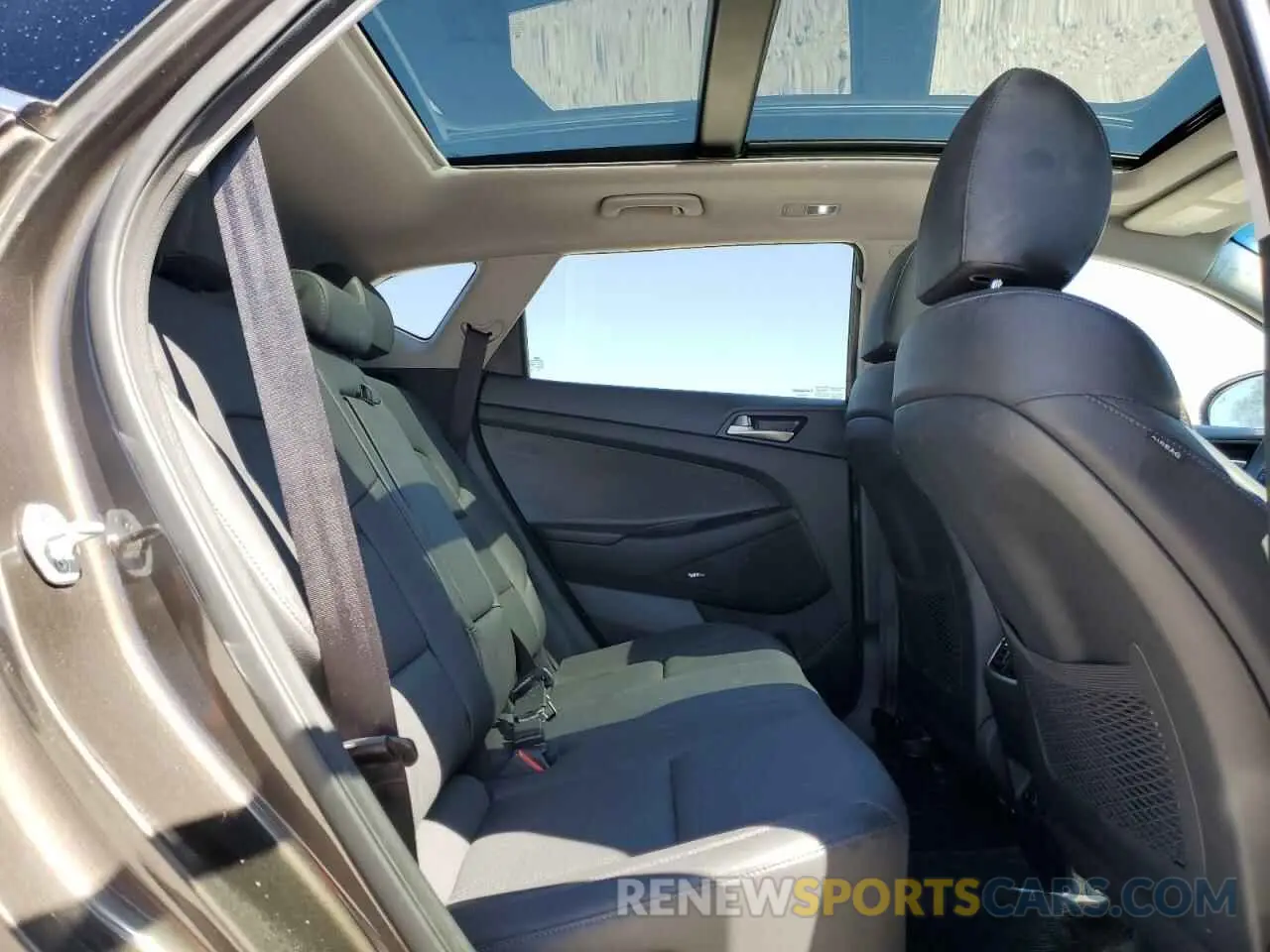 11 Photograph of a damaged car KM8J33AL6KU959349 HYUNDAI TUCSON 2019