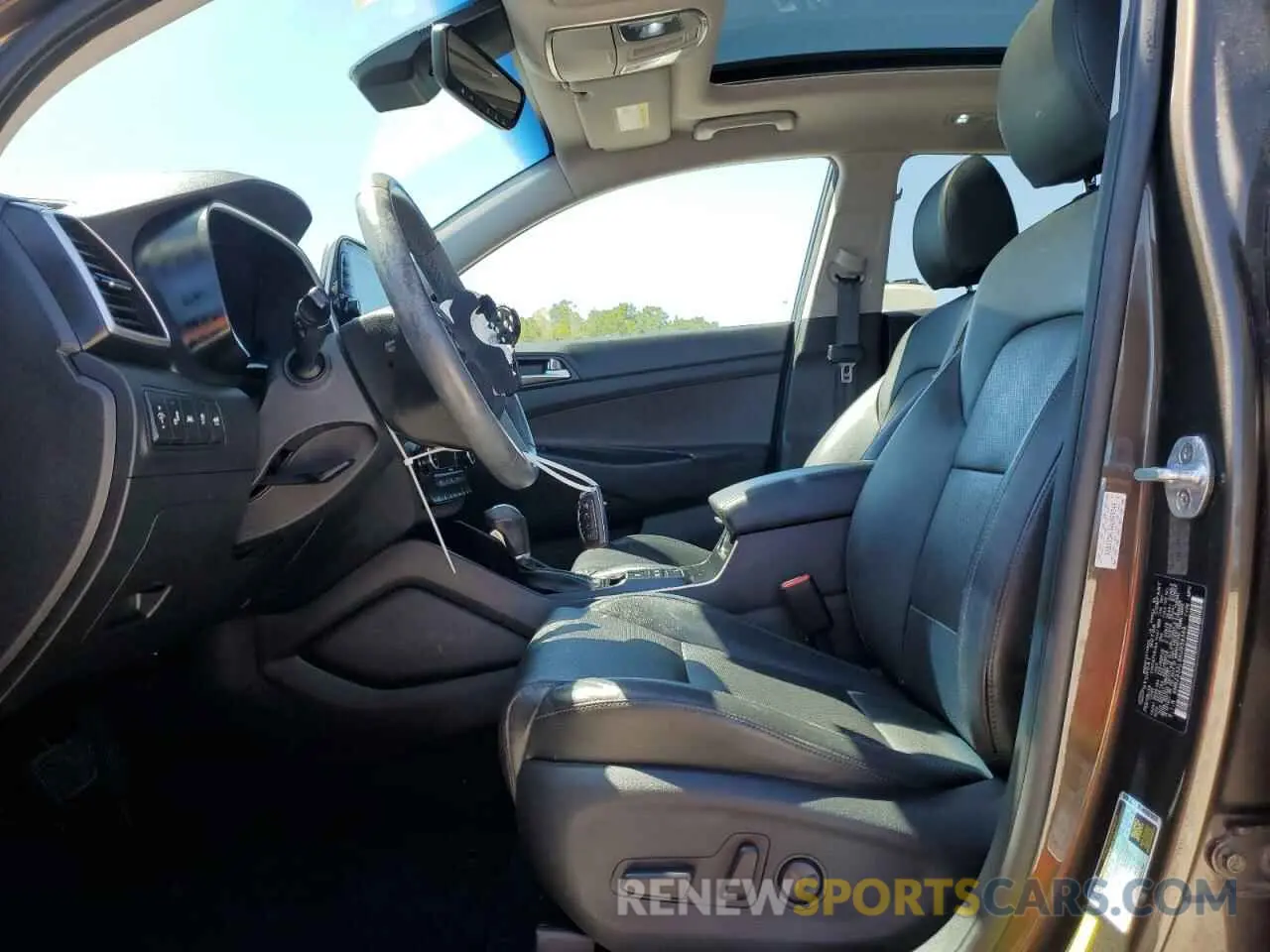 7 Photograph of a damaged car KM8J33AL6KU959349 HYUNDAI TUCSON 2019
