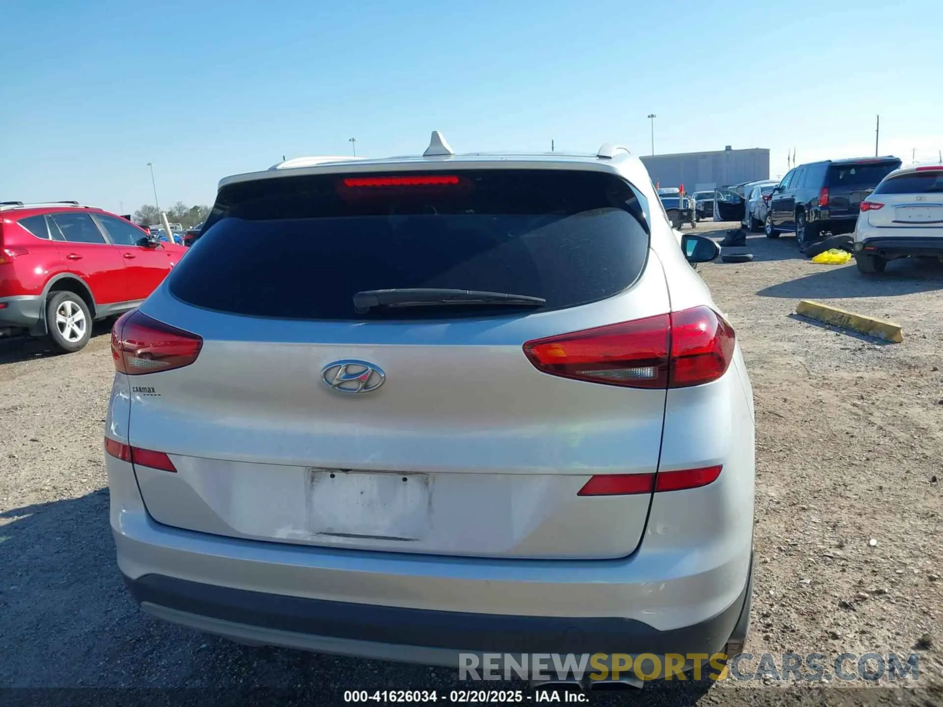 17 Photograph of a damaged car KM8J33AL6KU988298 HYUNDAI TUCSON 2019