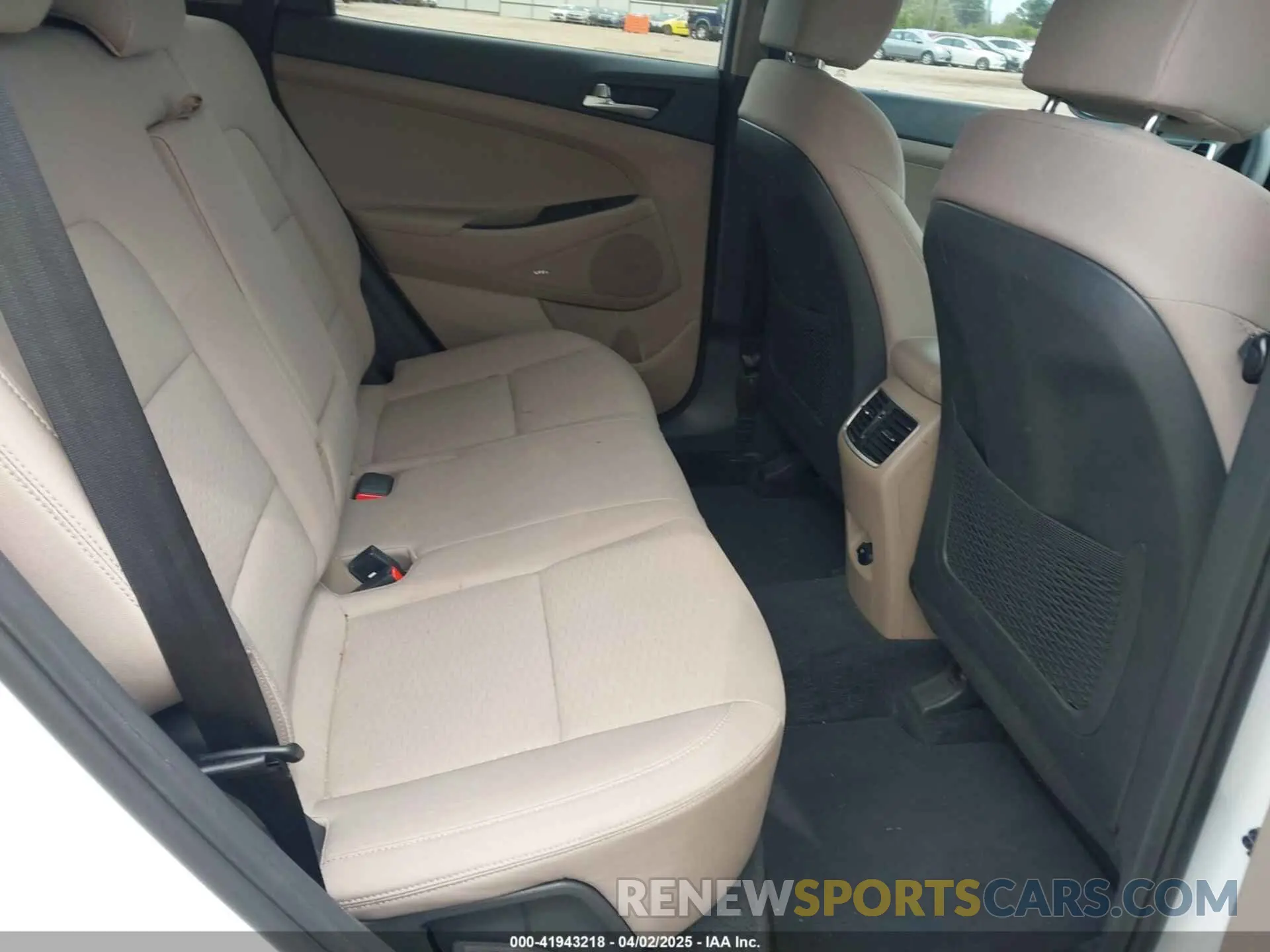 8 Photograph of a damaged car KM8J33AL8KU045863 HYUNDAI TUCSON 2019