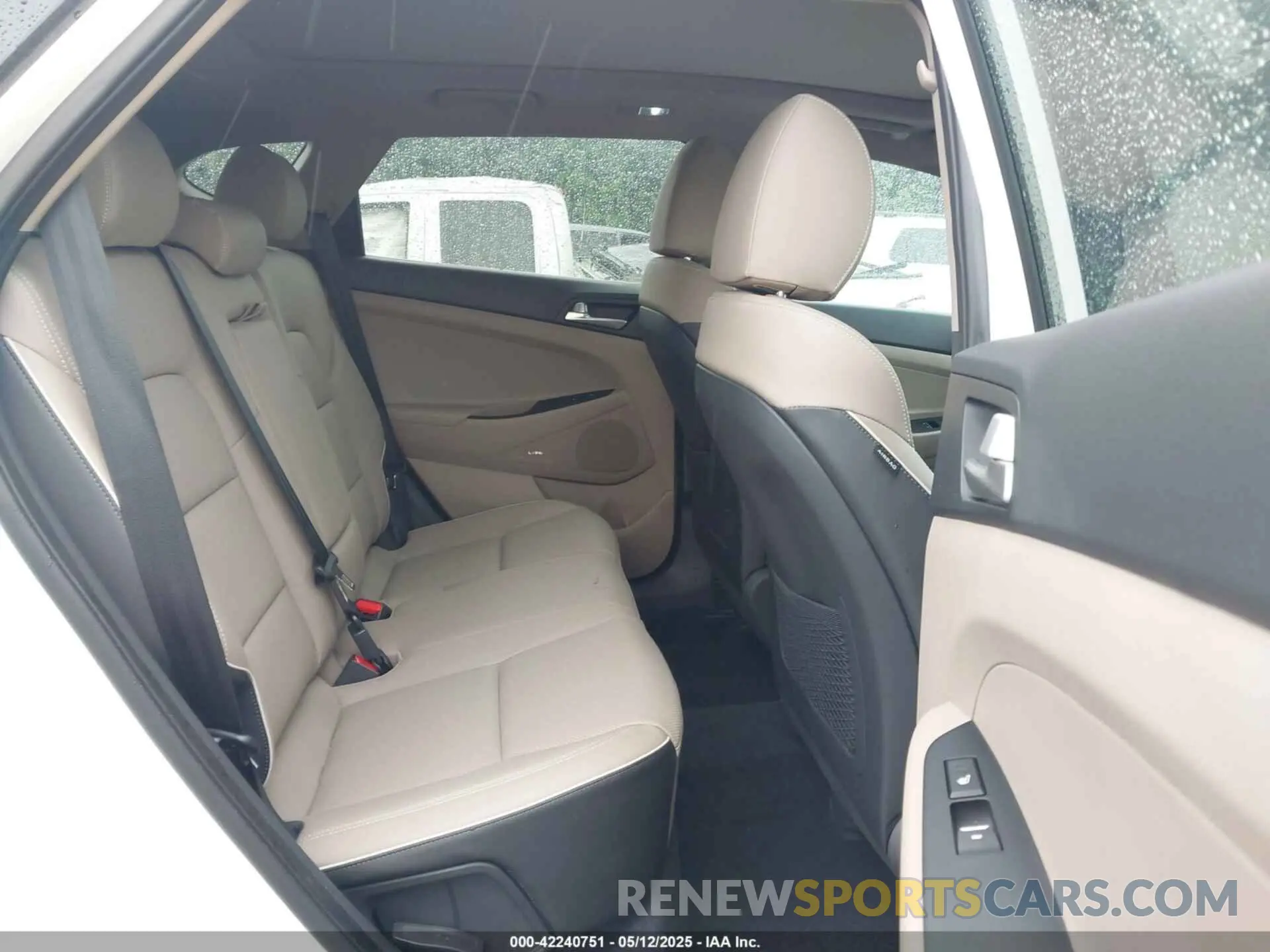 8 Photograph of a damaged car KM8J33AL8KU903140 HYUNDAI TUCSON 2019