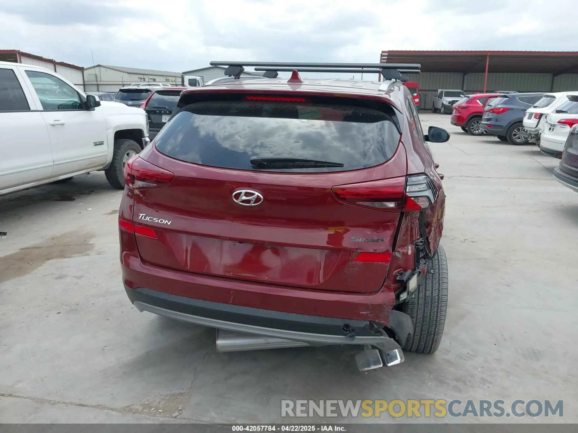 17 Photograph of a damaged car KM8J33AL9KU895176 HYUNDAI TUCSON 2019