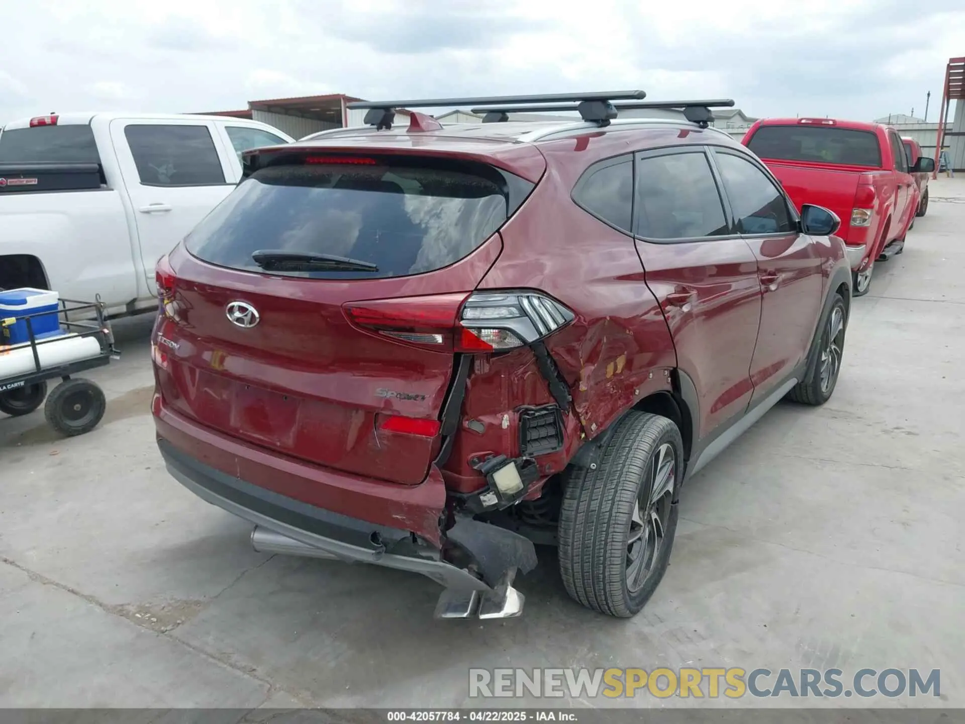 4 Photograph of a damaged car KM8J33AL9KU895176 HYUNDAI TUCSON 2019