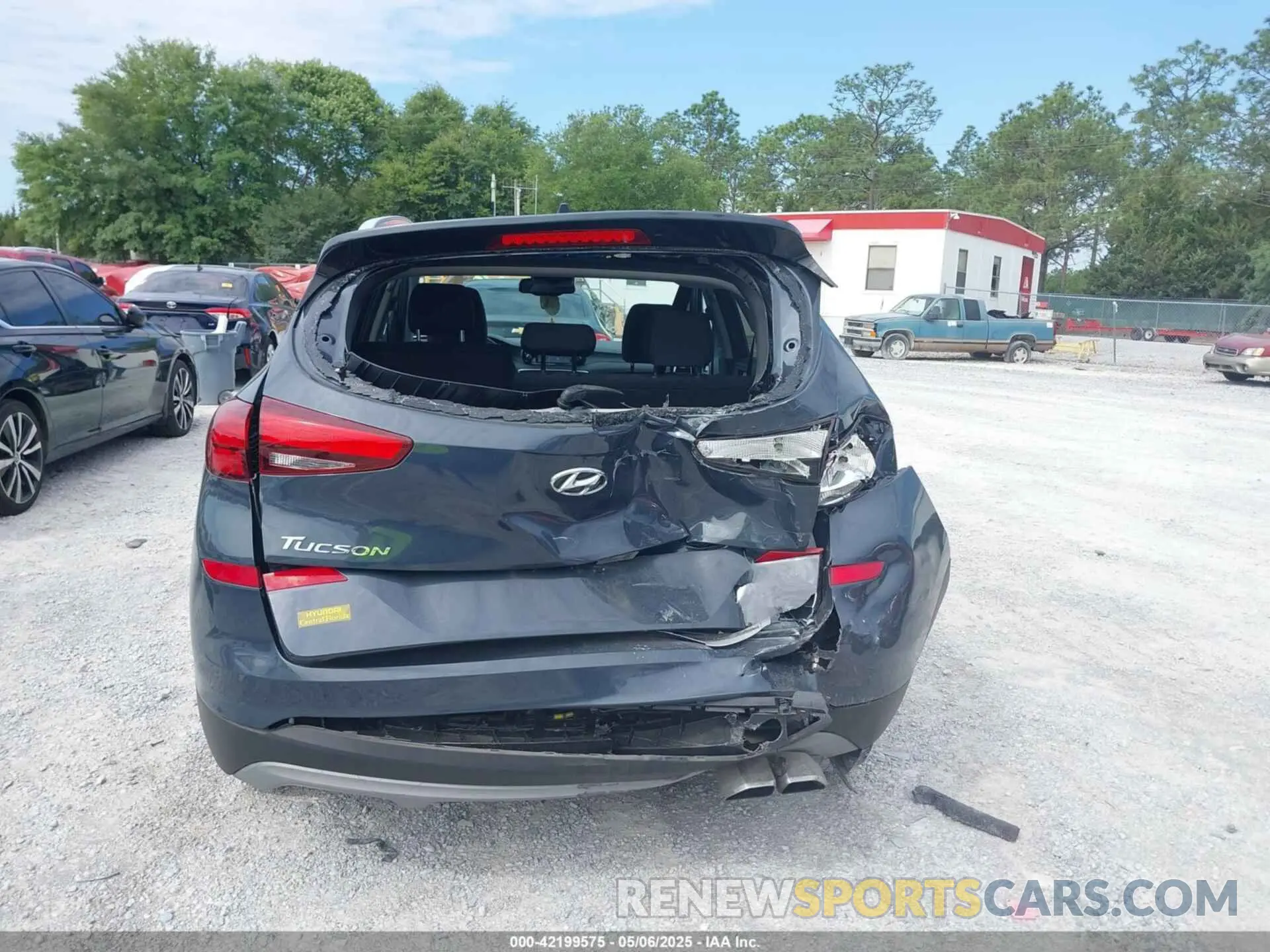 16 Photograph of a damaged car KM8J33AL9KU949771 HYUNDAI TUCSON 2019