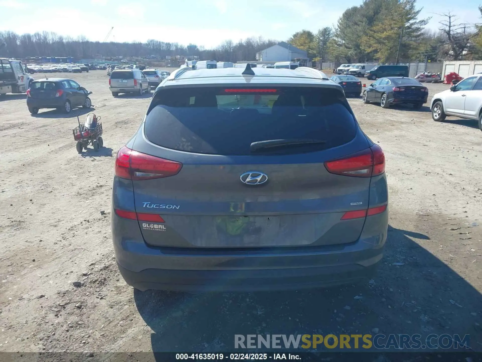 17 Photograph of a damaged car KM8J3CA43KU075720 HYUNDAI TUCSON 2019