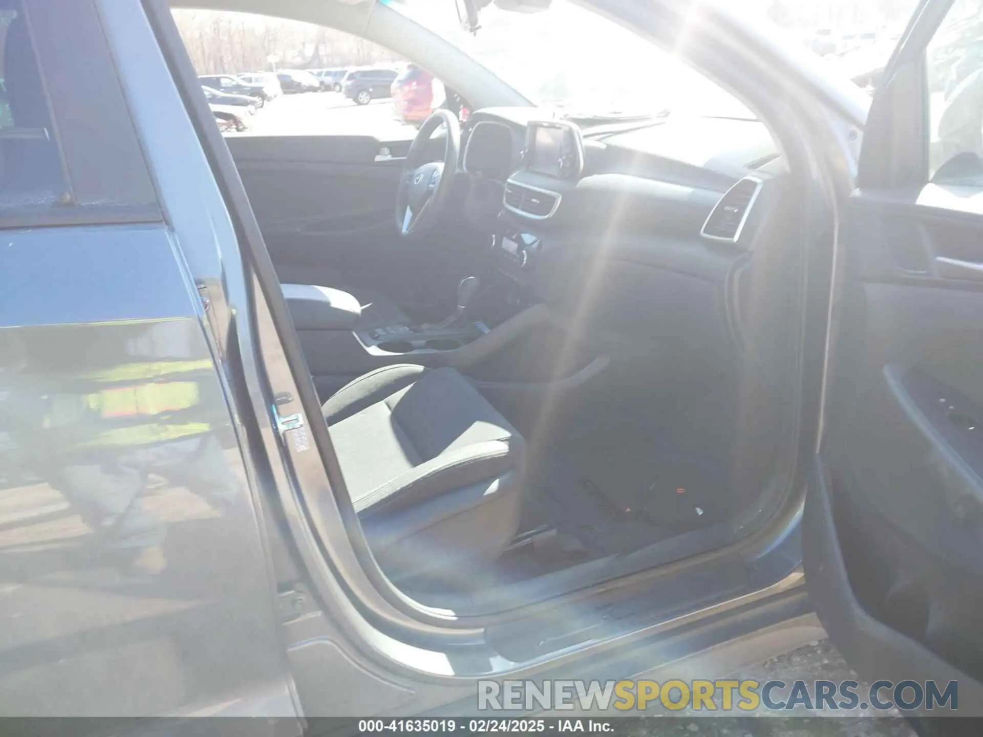 5 Photograph of a damaged car KM8J3CA43KU075720 HYUNDAI TUCSON 2019