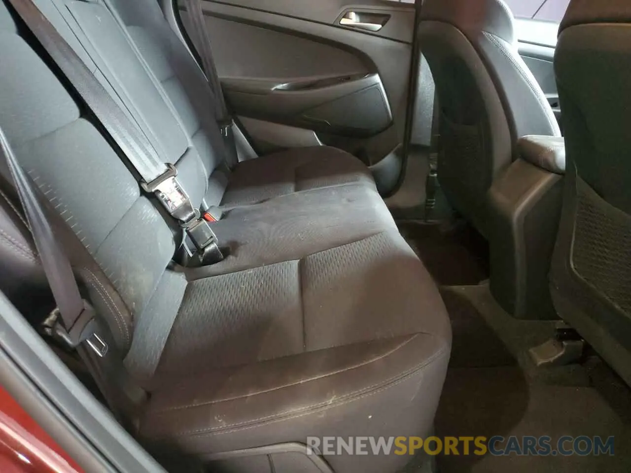 10 Photograph of a damaged car KM8J3CA44KU022668 HYUNDAI TUCSON 2019