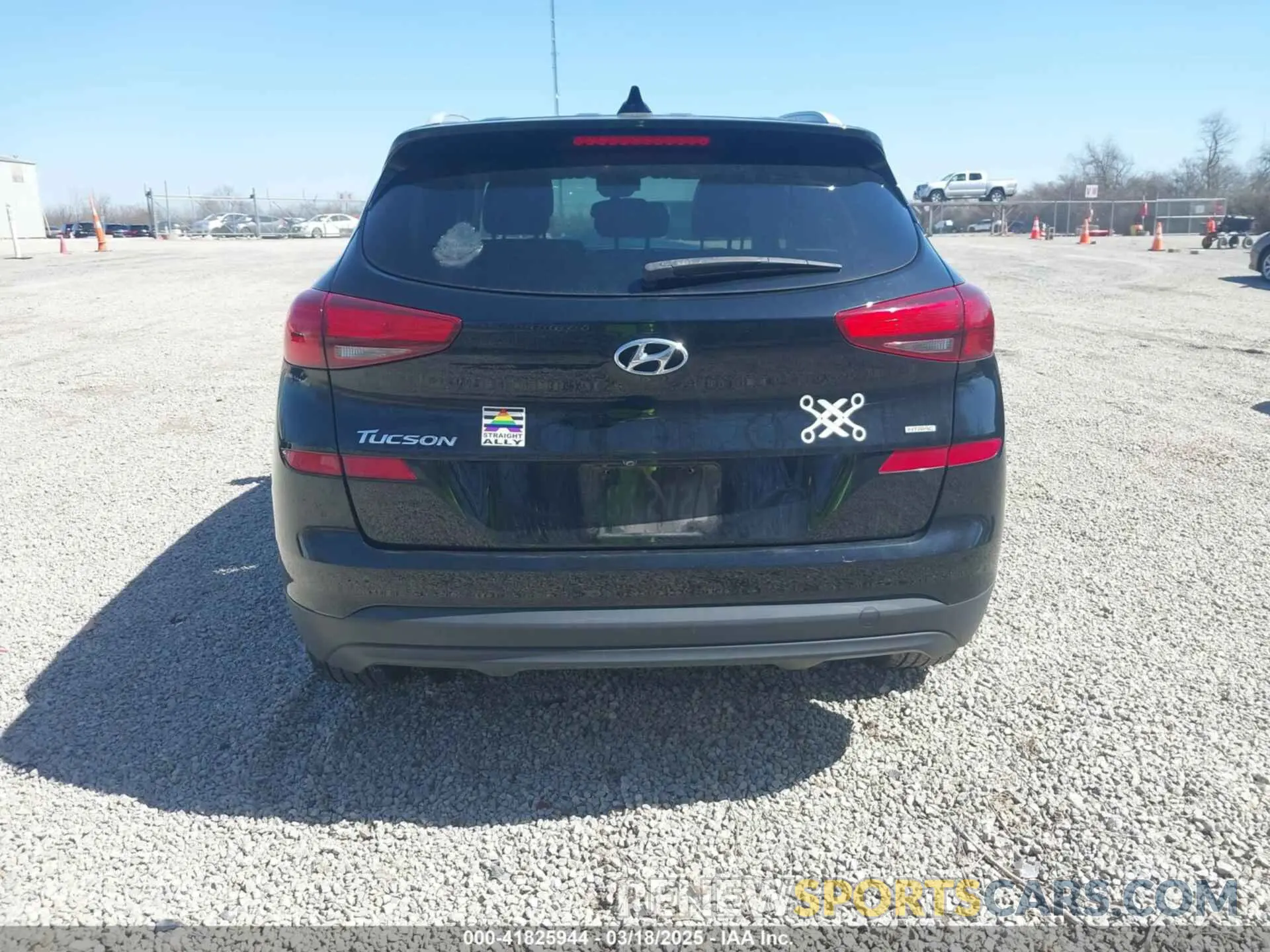 17 Photograph of a damaged car KM8J3CA44KU029796 HYUNDAI TUCSON 2019