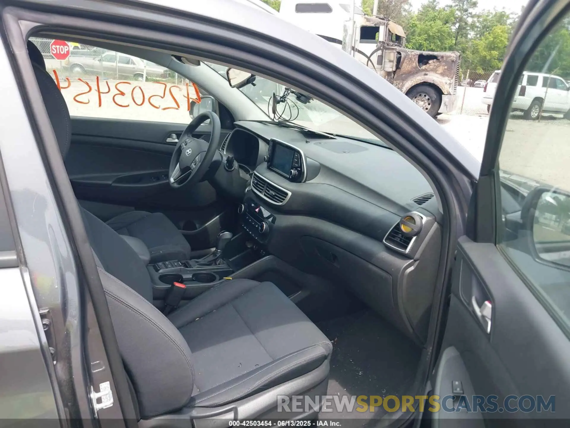 5 Photograph of a damaged car KM8J3CA45KU077470 HYUNDAI TUCSON 2019