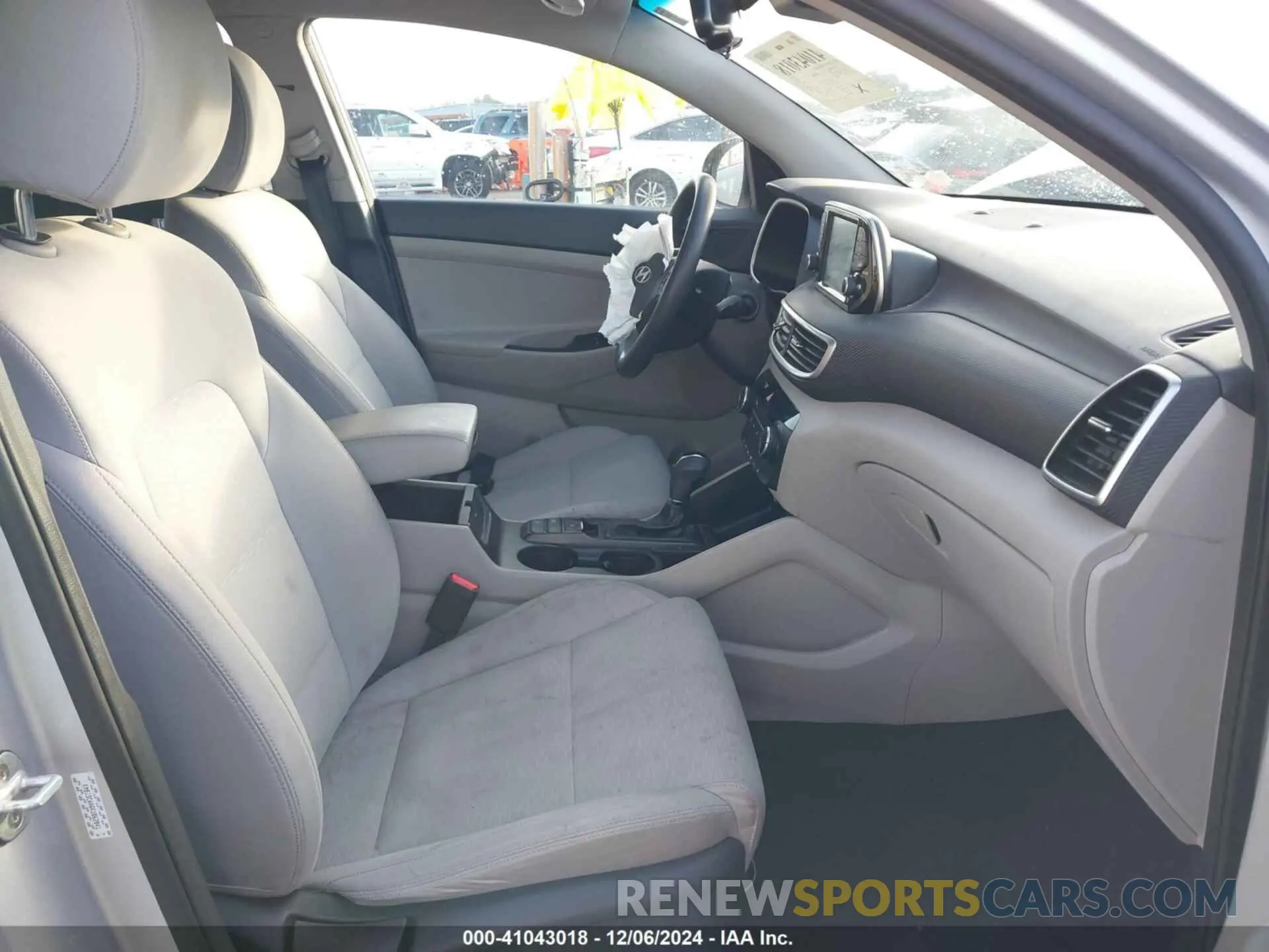 5 Photograph of a damaged car KM8J3CA46KU862841 HYUNDAI TUCSON 2019