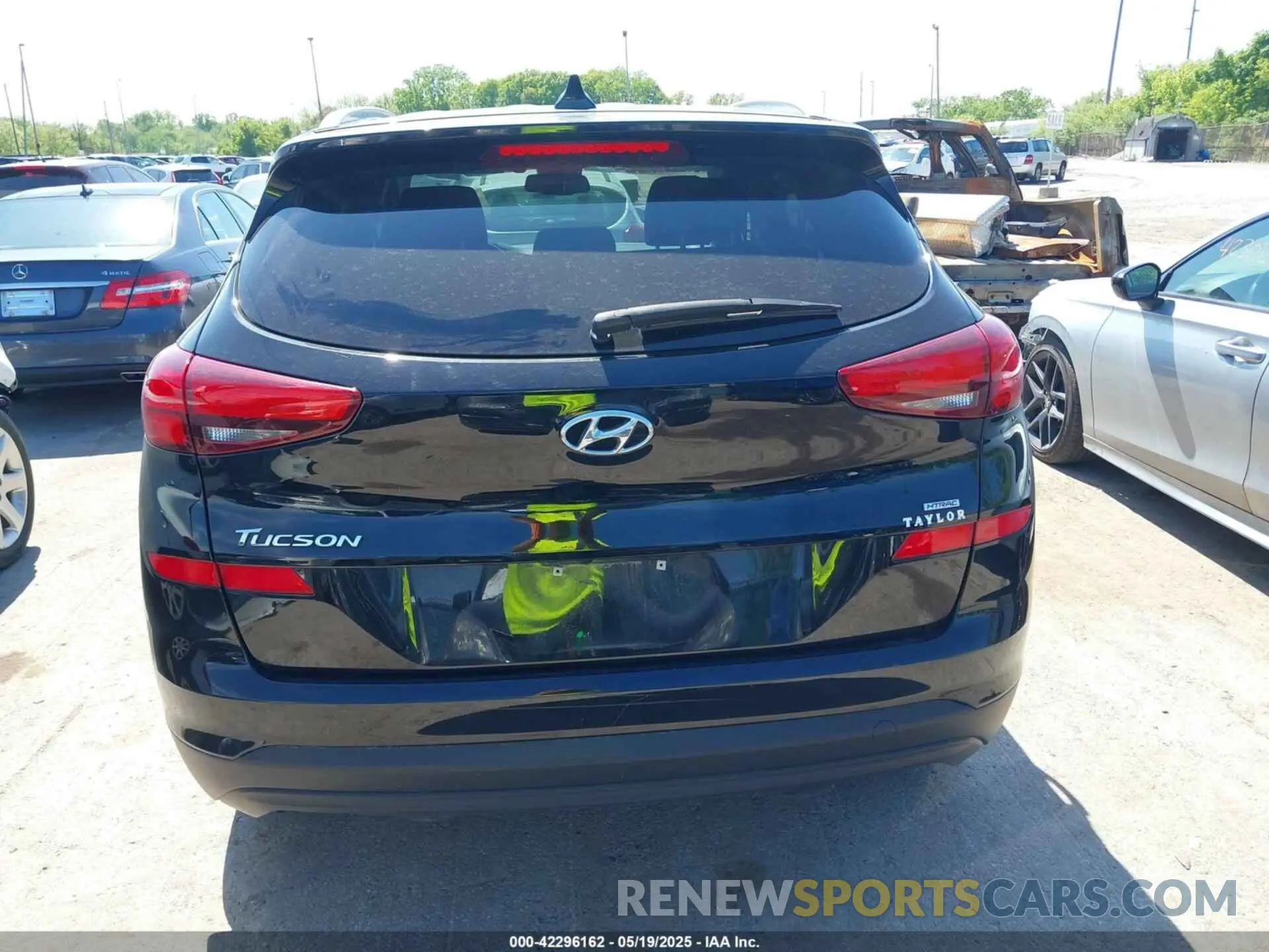 16 Photograph of a damaged car KM8J3CA46KU935335 HYUNDAI TUCSON 2019