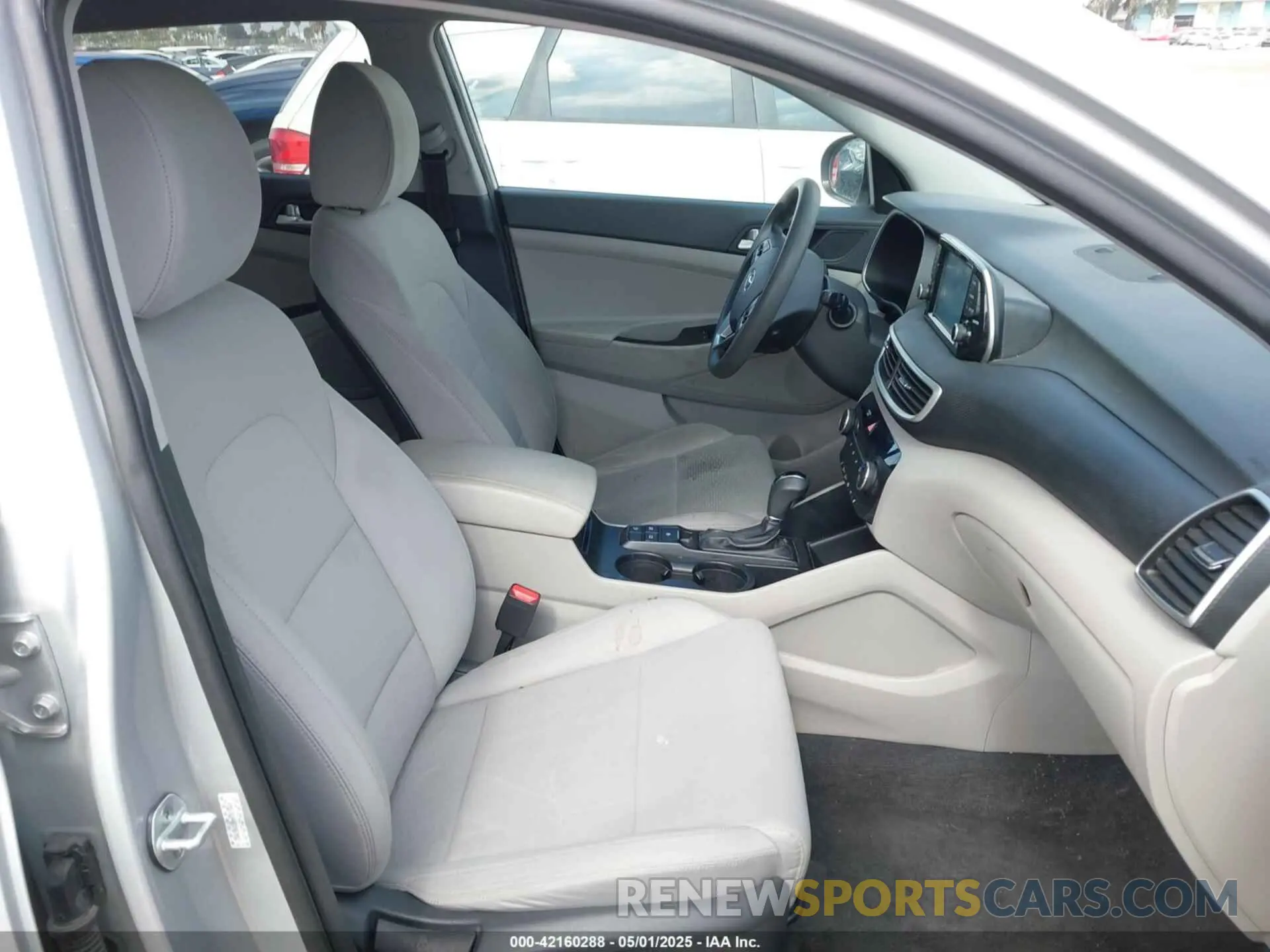 5 Photograph of a damaged car KM8J3CA46KU962082 HYUNDAI TUCSON 2019