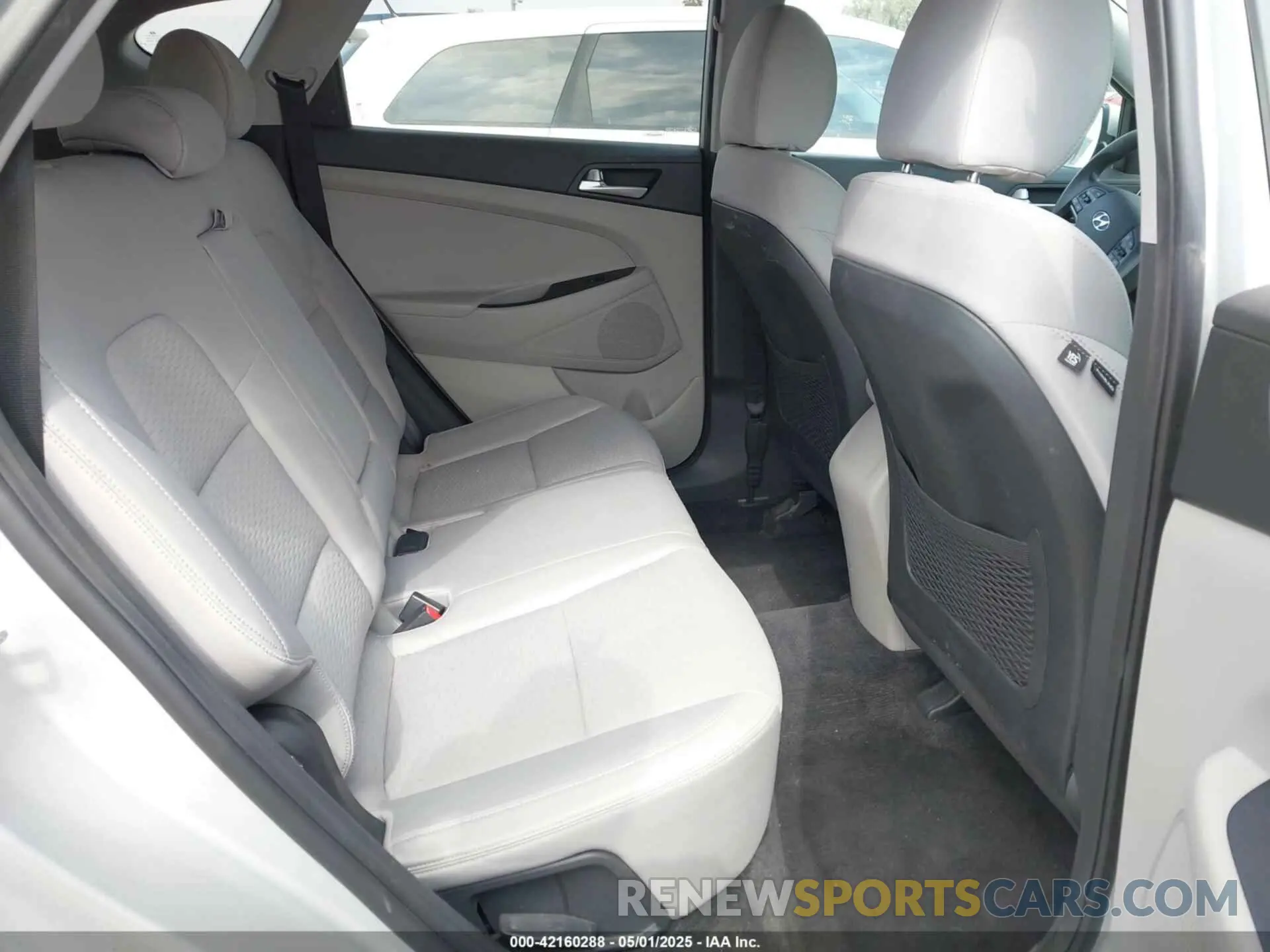 8 Photograph of a damaged car KM8J3CA46KU962082 HYUNDAI TUCSON 2019