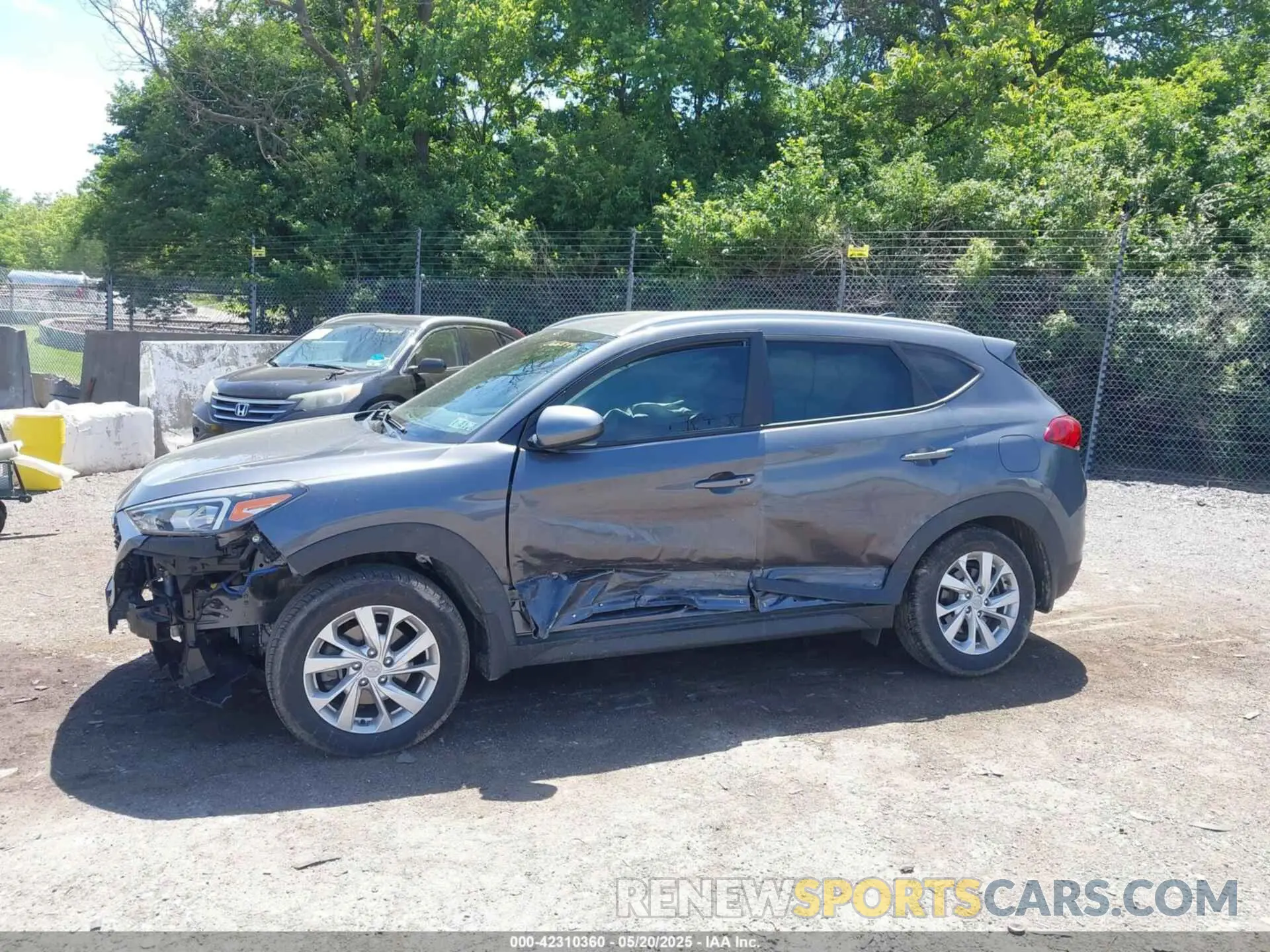 17 Photograph of a damaged car KM8J3CA48KU066849 HYUNDAI TUCSON 2019