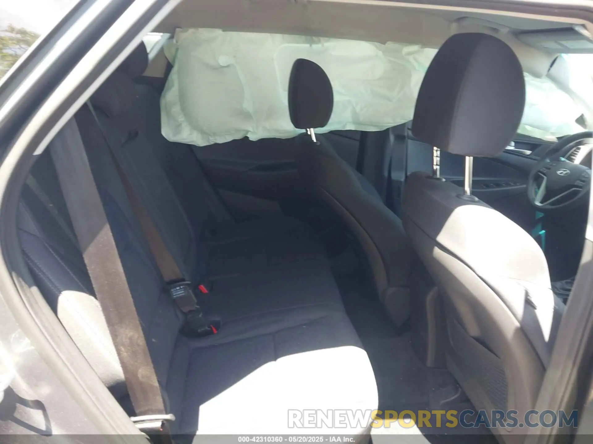 8 Photograph of a damaged car KM8J3CA48KU066849 HYUNDAI TUCSON 2019