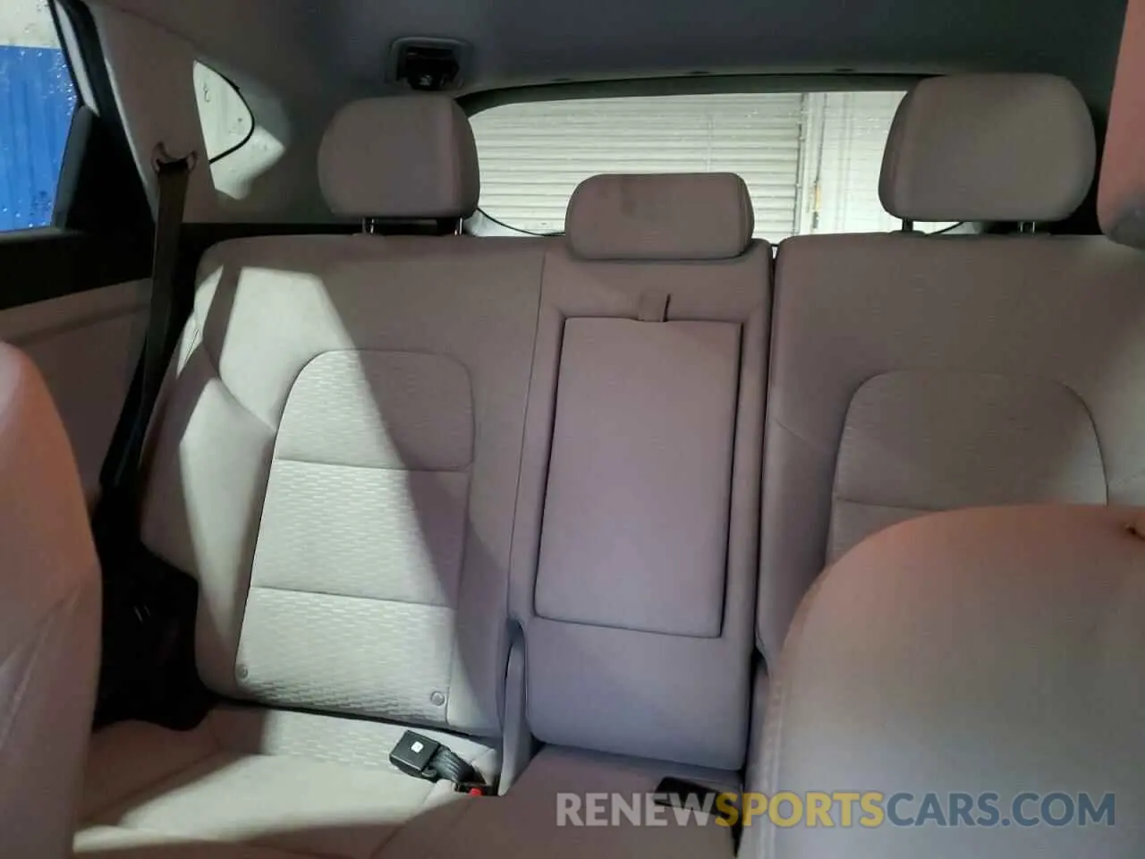 10 Photograph of a damaged car KM8J3CA48KU843028 HYUNDAI TUCSON 2019